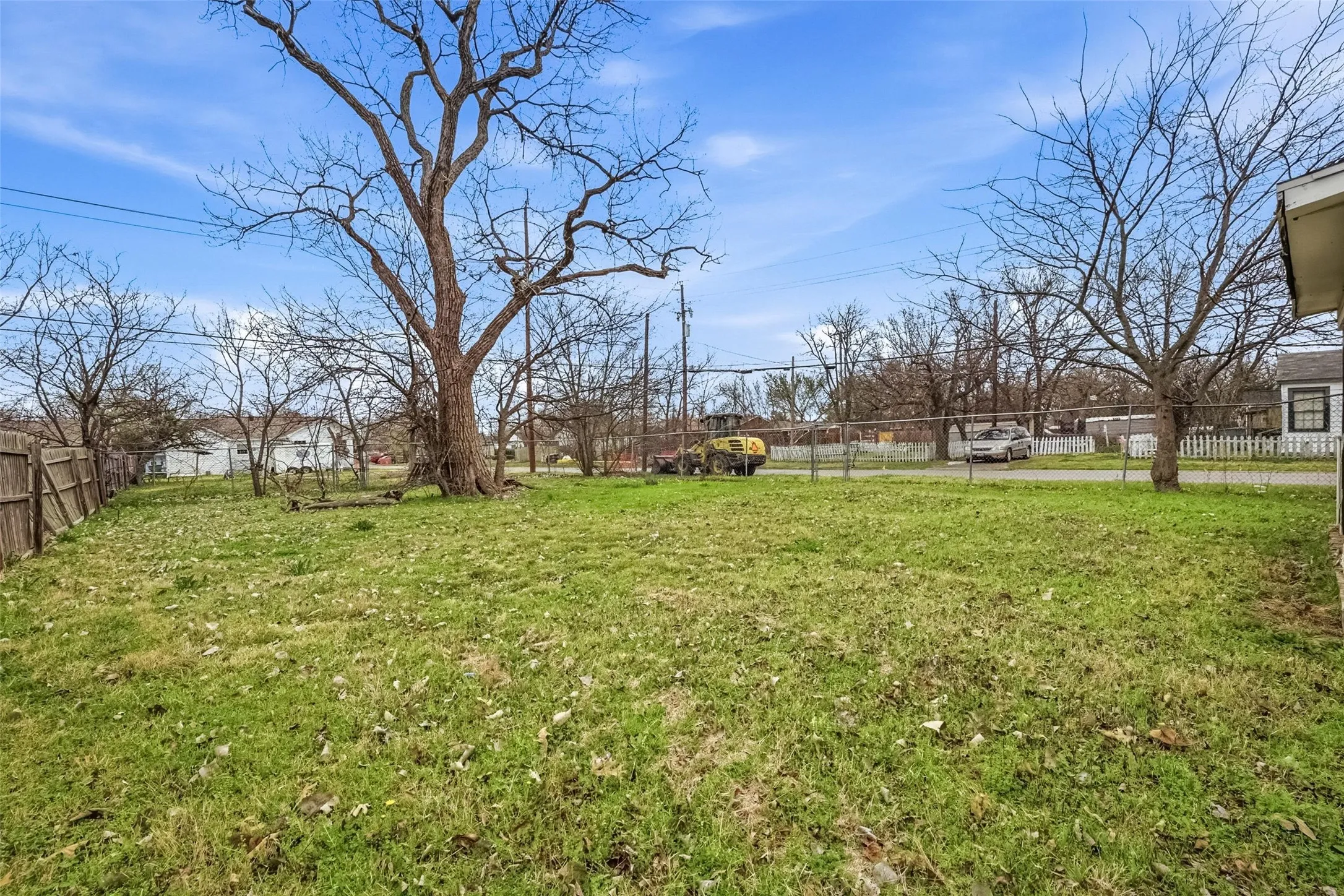 Single Family Residence For Sale in Grayson County , 1101 N Harrison Avenue, Sherman, Texas 75090, 2 Bedroom, 1 Bathroom, Garage spaces, 886 Sqft, built in 1930, mls#21206345, Real Estate Agent in Sherman, Homes For Sale in Grayson county, Homes For Sale in Sherman, Realtor in Sherman Texas, Real Estate Brokerage Independent Realty Texas, Luminita Cordes Realtor
