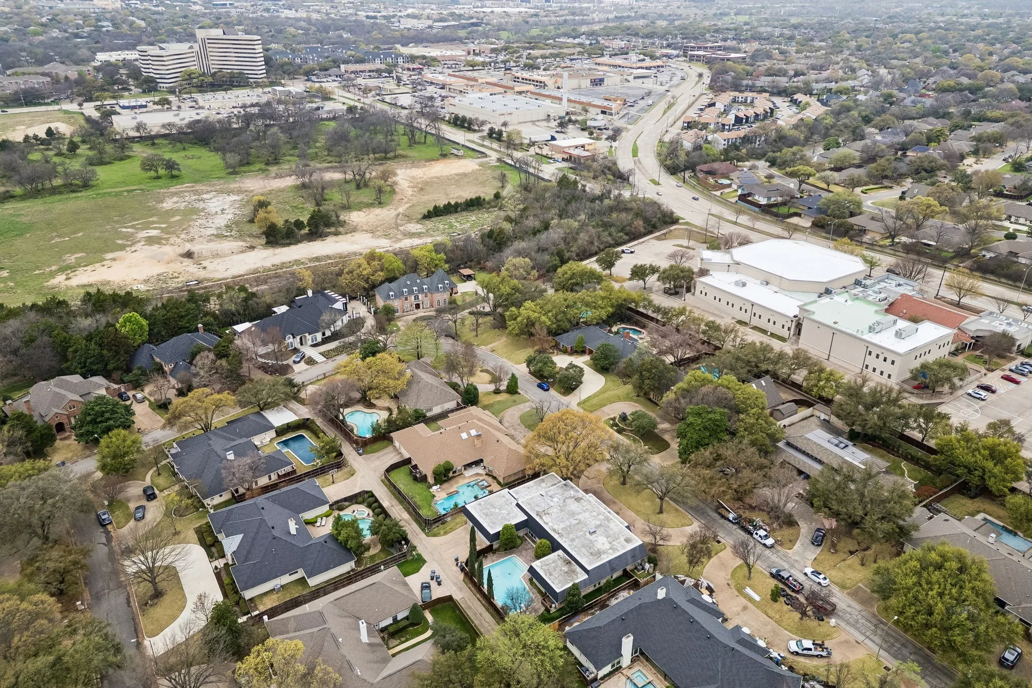 Single Family Residence For Sale in Dallas County , 6218 Stonehill Drive, Dallas, Texas 75254, 4 Bedroom, 4 Bathroom, 3 Garage spaces, 4,310 Sqft, built in 1973, mls#21204828, Real Estate Agent in Dallas, Homes For Sale in Dallas county, Homes For Sale in Dallas, Realtor in Dallas Texas, Real Estate Brokerage Independent Realty Texas, Luminita Cordes Realtor