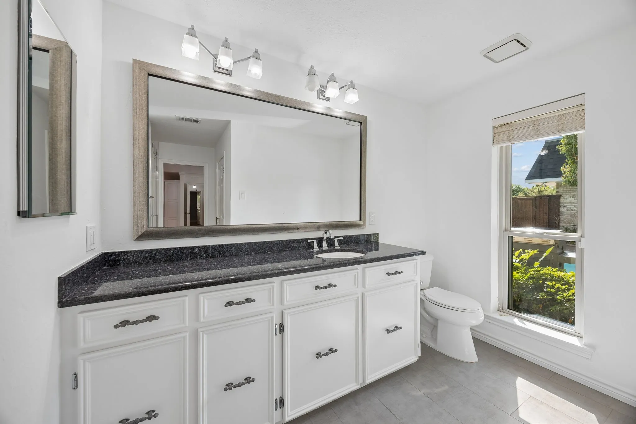 Single Family Residence For Sale in Dallas County , 6218 Stonehill Drive, Dallas, Texas 75254, 4 Bedroom, 4 Bathroom, 3 Garage spaces, 4,310 Sqft, built in 1973, mls#21204828, Real Estate Agent in Dallas, Homes For Sale in Dallas county, Homes For Sale in Dallas, Realtor in Dallas Texas, Real Estate Brokerage Independent Realty Texas, Luminita Cordes Realtor