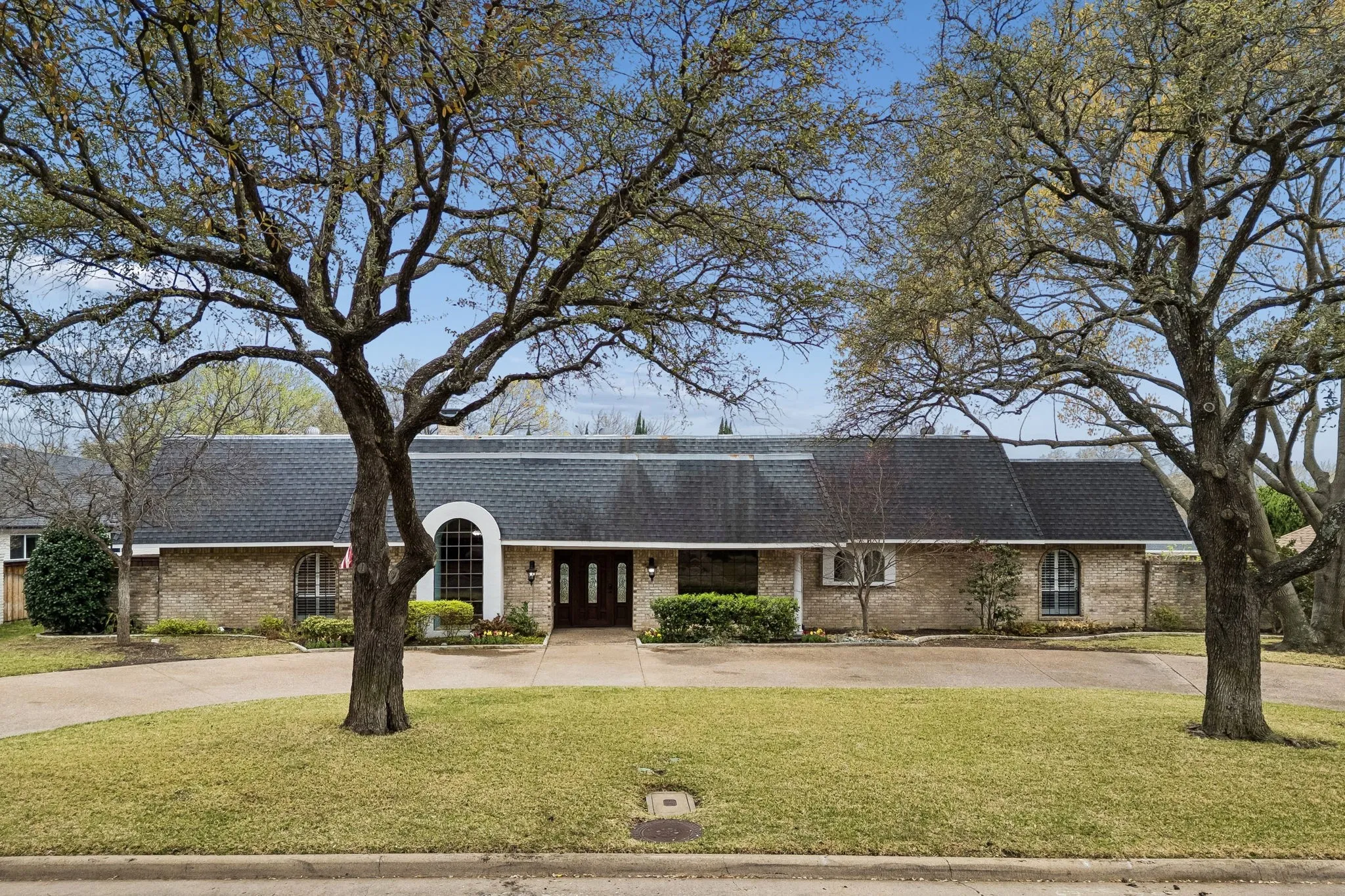 Single Family Residence For Sale in Dallas County , 6218 Stonehill Drive, Dallas, Texas 75254, 4 Bedroom, 4 Bathroom, 3 Garage spaces, 4,310 Sqft, built in 1973, mls#21204828, Real Estate Agent in Dallas, Homes For Sale in Dallas county, Homes For Sale in Dallas, Realtor in Dallas Texas, Real Estate Brokerage Independent Realty Texas, Luminita Cordes Realtor