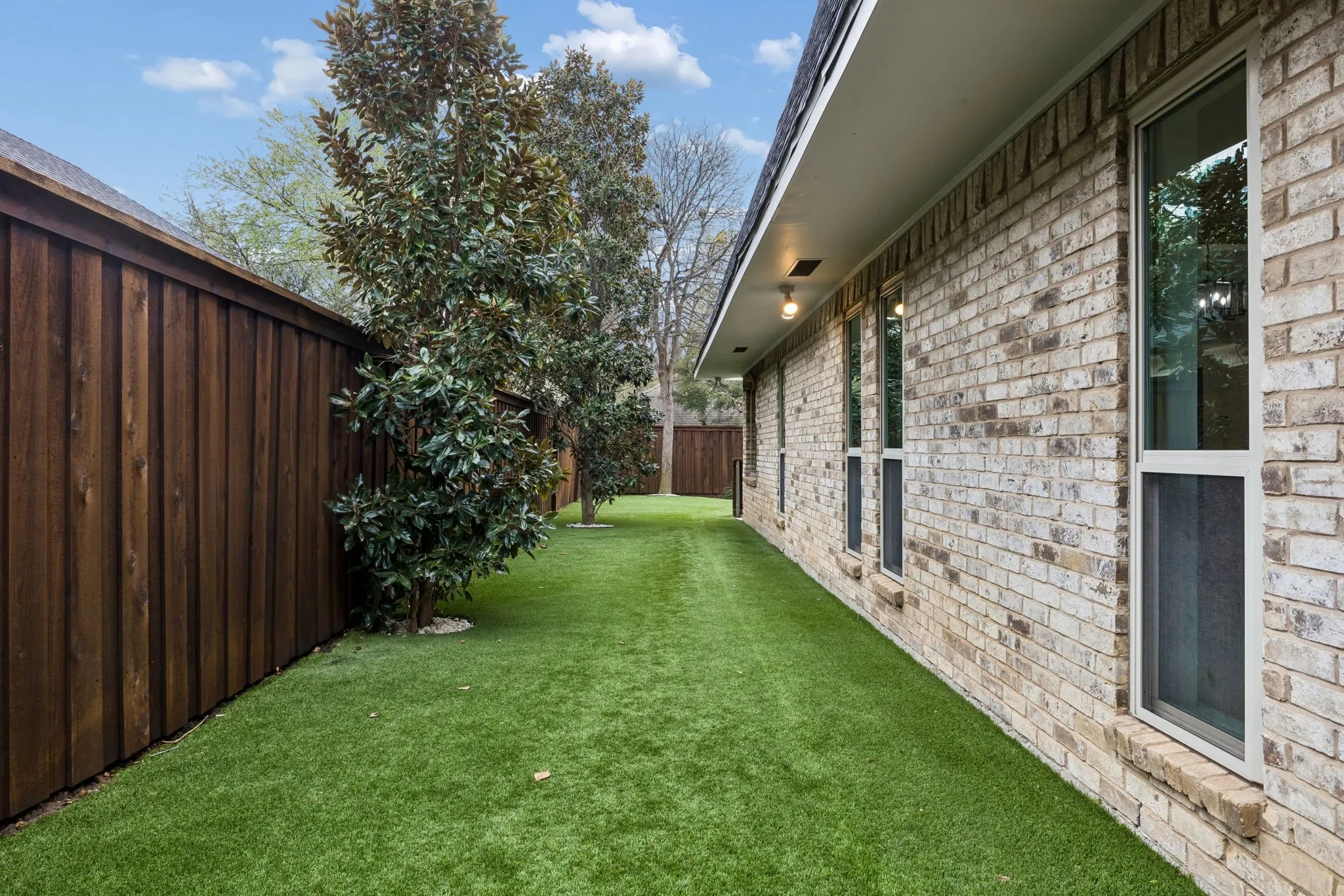 Single Family Residence For Sale in Dallas County , 6218 Stonehill Drive, Dallas, Texas 75254, 4 Bedroom, 4 Bathroom, 3 Garage spaces, 4,310 Sqft, built in 1973, mls#21204828, Real Estate Agent in Dallas, Homes For Sale in Dallas county, Homes For Sale in Dallas, Realtor in Dallas Texas, Real Estate Brokerage Independent Realty Texas, Luminita Cordes Realtor