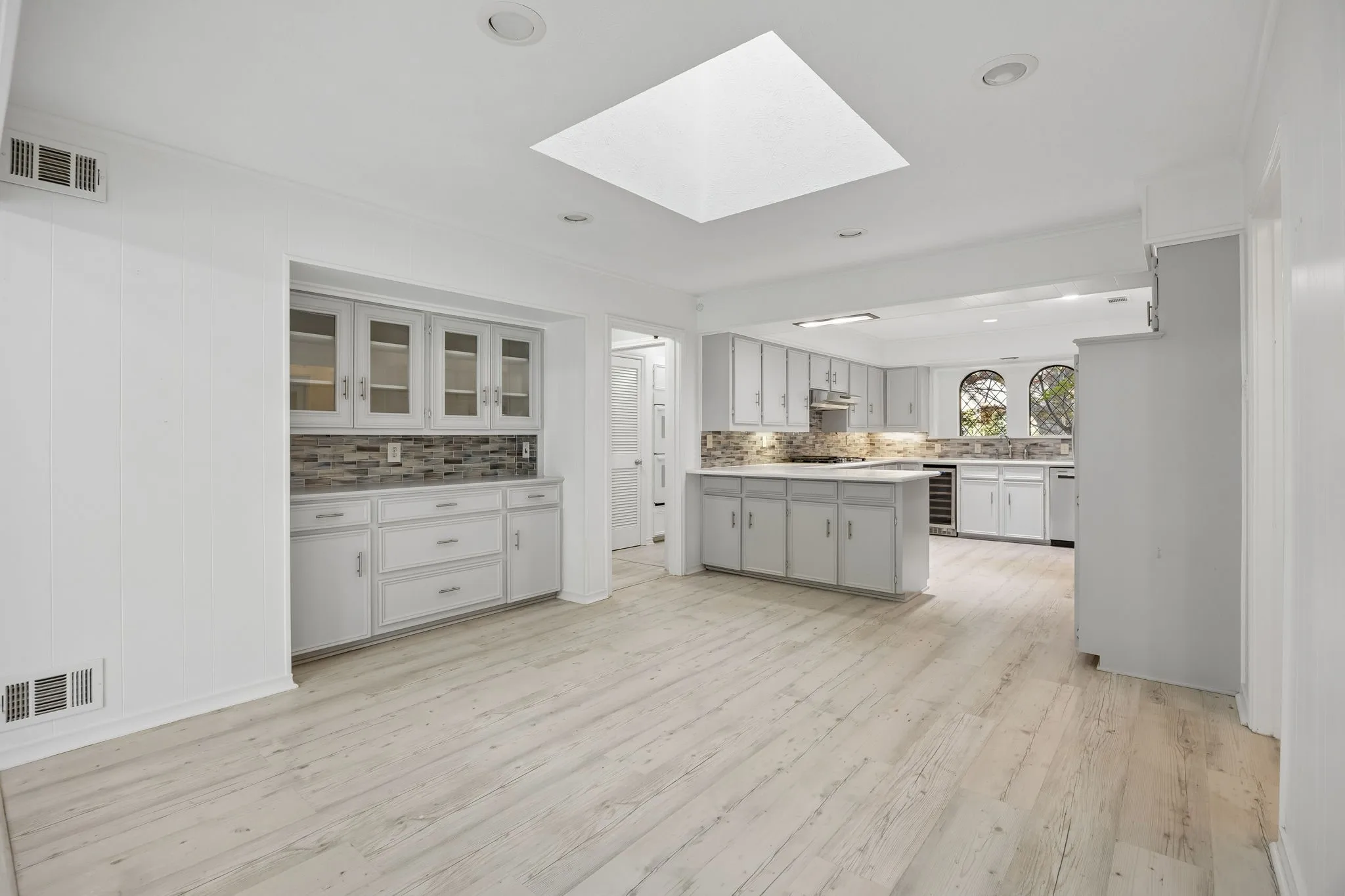 Breakfast area off kitchen