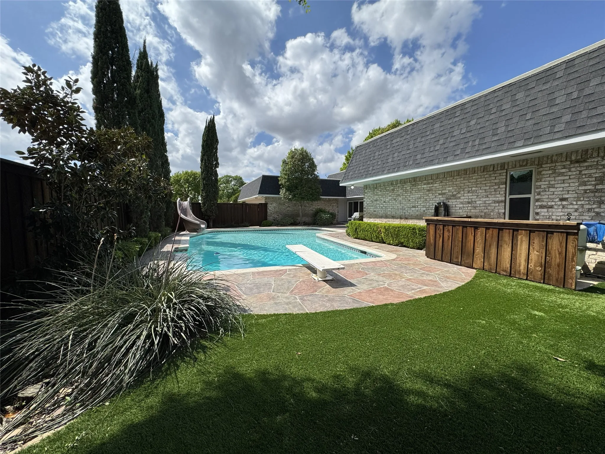 Single Family Residence For Sale in Dallas County , 6218 Stonehill Drive, Dallas, Texas 75254, 4 Bedroom, 4 Bathroom, 3 Garage spaces, 4,310 Sqft, built in 1973, mls#21204828, Real Estate Agent in Dallas, Homes For Sale in Dallas county, Homes For Sale in Dallas, Realtor in Dallas Texas, Real Estate Brokerage Independent Realty Texas, Luminita Cordes Realtor