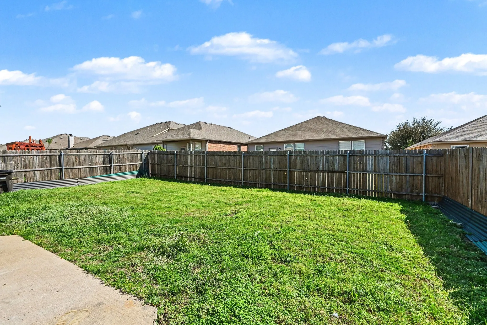 Single Family Residence For Sale in Tarrant County , 2328 Canchim Street, Fort Worth, Texas 76131, 3 Bedroom, 2 Bathroom, 2 Garage spaces, 1,621 Sqft, built in 2011, Preowned, mls#21206528, Real Estate Agent in Fort Worth, Homes For Sale in Tarrant county, Homes For Sale in Fort Worth, Realtor in Fort Worth Texas, Real Estate Brokerage Independent Realty Texas, Luminita Cordes Realtor