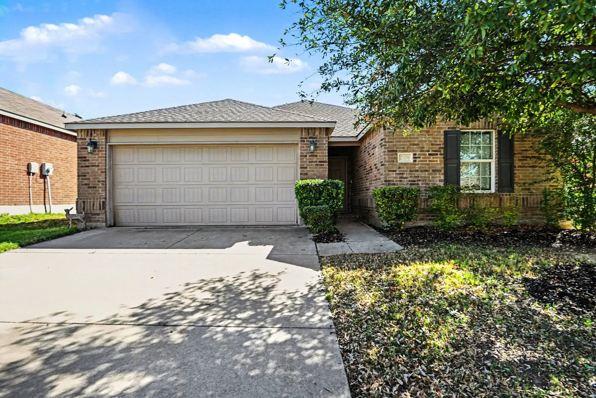 Single Family Residence For Sale in Tarrant County , 2328 Canchim Street, Fort Worth, Texas 76131, 3 Bedroom, 2 Bathroom, 2 Garage spaces, 1,621 Sqft, built in 2011, Preowned, mls#21206528, Real Estate Agent in Fort Worth, Homes For Sale in Tarrant county, Homes For Sale in Fort Worth, Realtor in Fort Worth Texas, Real Estate Brokerage Independent Realty Texas, Luminita Cordes Realtor