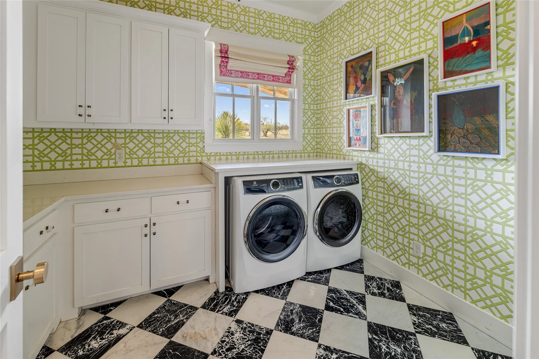 Single Family Residence For Sale in Parker County , 223 Angelina Drive, Aledo, Texas 76008, 4 Bedroom, 6 Bathroom, 3 Garage spaces, 5,032 Sqft, built in 2015, Preowned, Price $2,750,000, mls#21196708, Real Estate Agent in Aledo, Homes For Sale in Parker county, Homes For Sale in Aledo, Realtor in Aledo Texas, Real Estate Brokerage Independent Realty Texas, Luminita Cordes Realtor