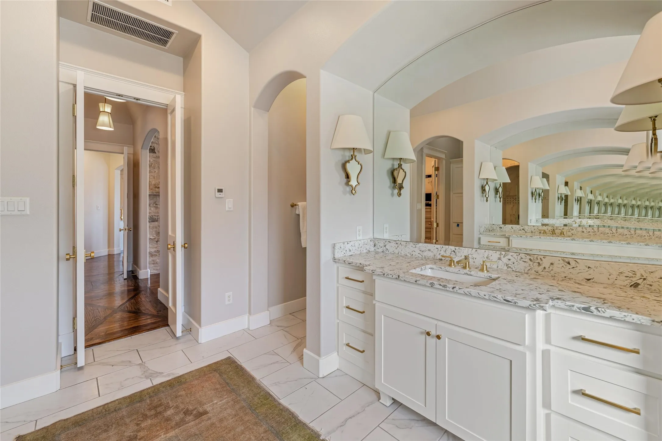 Single Family Residence For Sale in Parker County , 223 Angelina Drive, Aledo, Texas 76008, 4 Bedroom, 6 Bathroom, 3 Garage spaces, 5,032 Sqft, built in 2015, Preowned, Price $2,750,000, mls#21196708, Real Estate Agent in Aledo, Homes For Sale in Parker county, Homes For Sale in Aledo, Realtor in Aledo Texas, Real Estate Brokerage Independent Realty Texas, Luminita Cordes Realtor