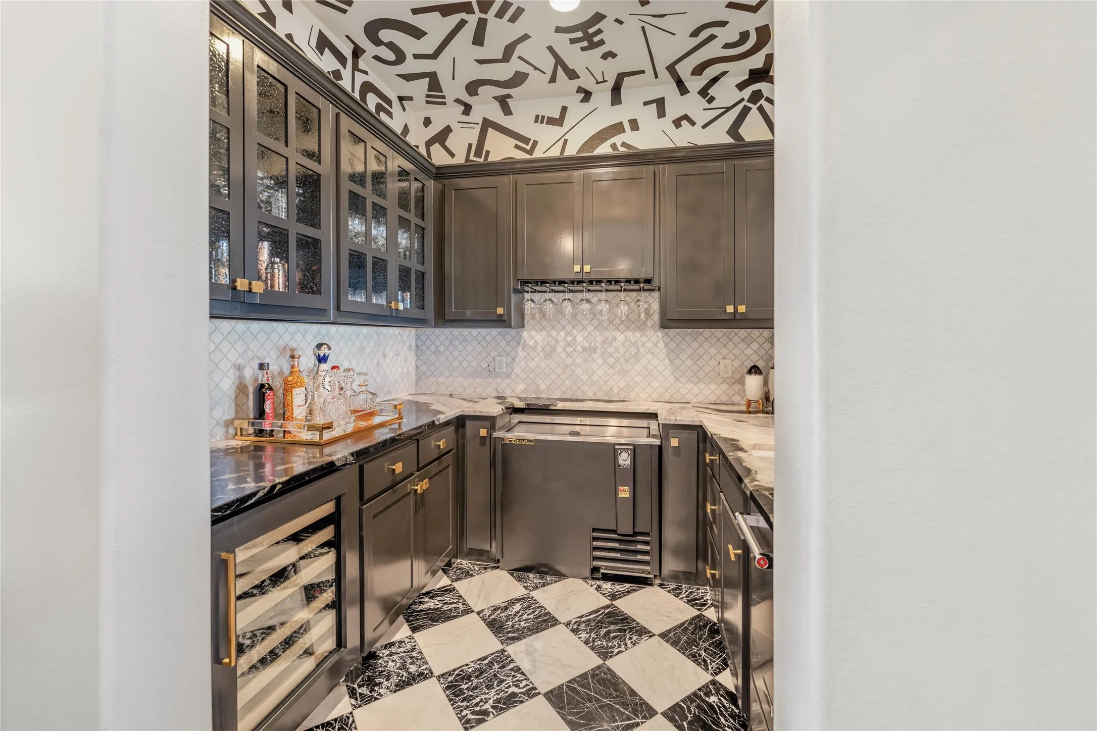 Single Family Residence For Sale in Parker County , 223 Angelina Drive, Aledo, Texas 76008, 4 Bedroom, 6 Bathroom, 3 Garage spaces, 5,032 Sqft, built in 2015, Preowned, Price $2,750,000, mls#21196708, Real Estate Agent in Aledo, Homes For Sale in Parker county, Homes For Sale in Aledo, Realtor in Aledo Texas, Real Estate Brokerage Independent Realty Texas, Luminita Cordes Realtor