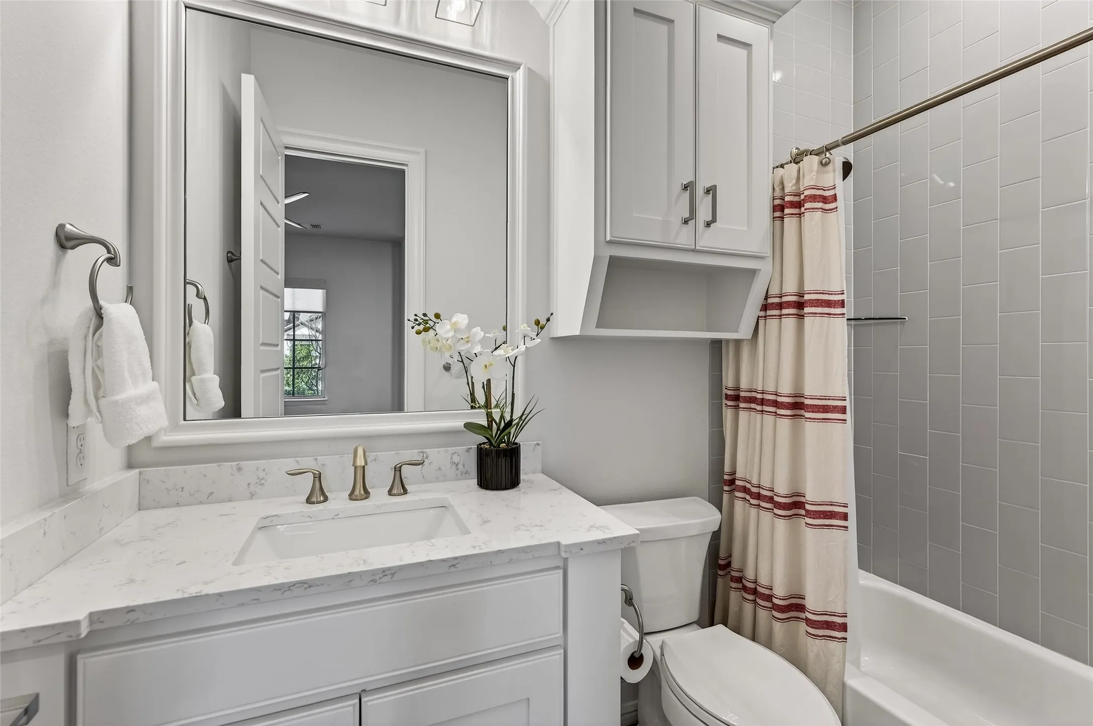 Single Family Residence For Sale in Collin County , 658 Louise Drive, Fairview, Texas 75069, 4 Bedroom, 5 Bathroom, 2 Garage spaces, 4,926 Sqft, built in 2021, Preowned, mls#21197148, Real Estate Agent in Fairview, Homes For Sale in Collin county, Homes For Sale in Fairview, Realtor in Fairview Texas, Real Estate Brokerage Independent Realty Texas, Luminita Cordes Realtor