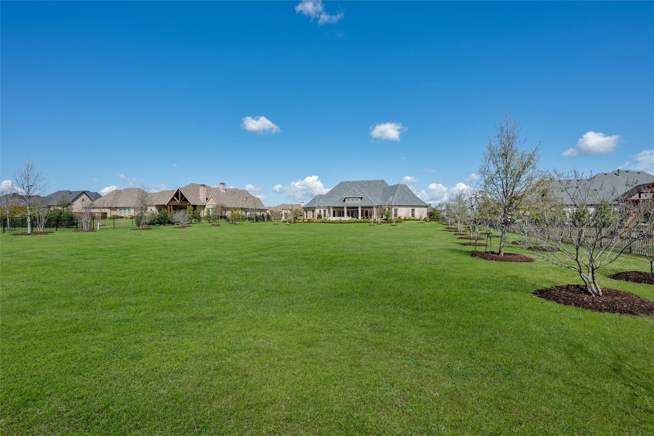 Single Family Residence For Sale in Collin County , 658 Louise Drive, Fairview, Texas 75069, 4 Bedroom, 5 Bathroom, 2 Garage spaces, 4,926 Sqft, built in 2021, Preowned, mls#21197148, Real Estate Agent in Fairview, Homes For Sale in Collin county, Homes For Sale in Fairview, Realtor in Fairview Texas, Real Estate Brokerage Independent Realty Texas, Luminita Cordes Realtor