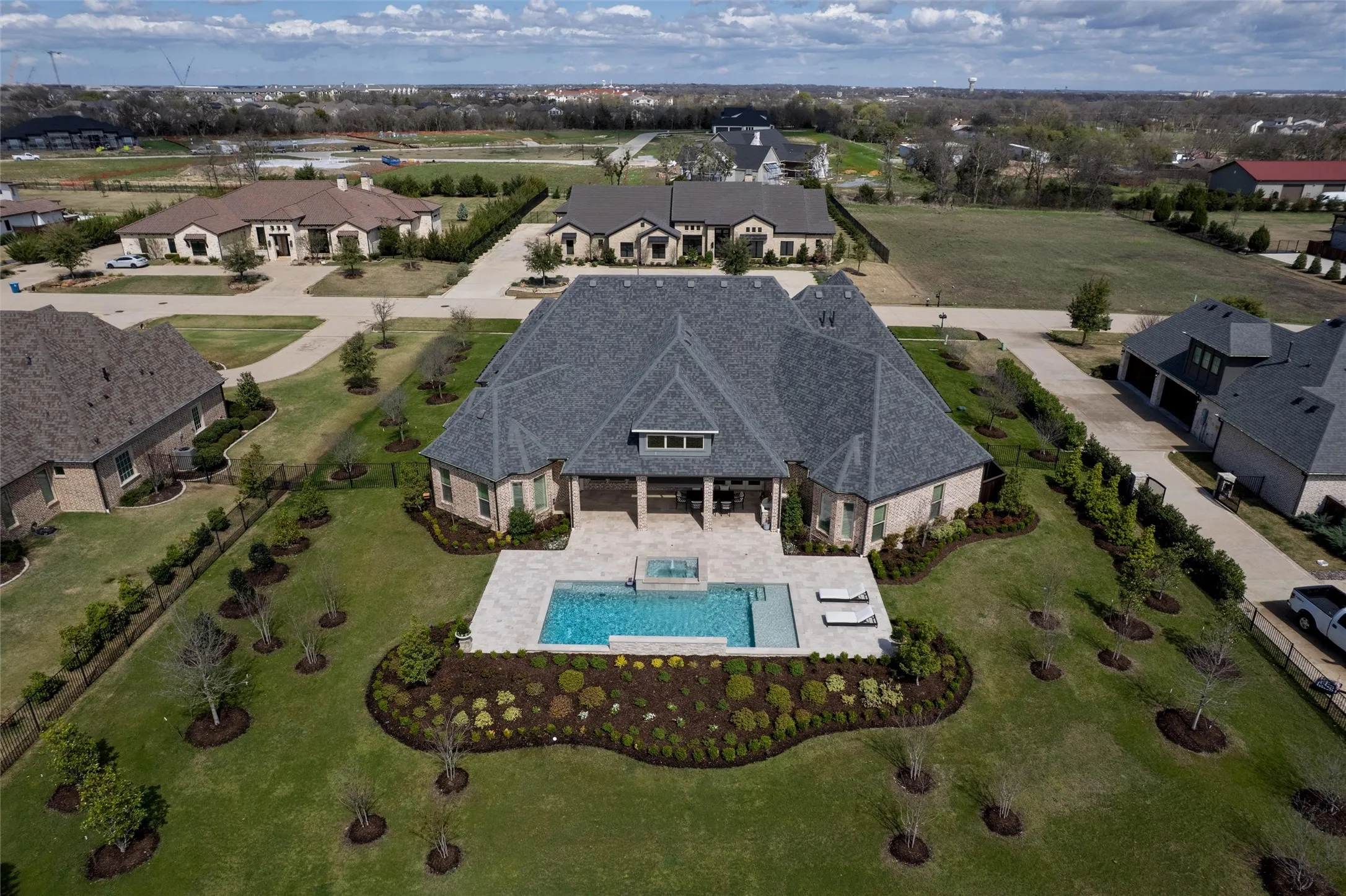Single Family Residence For Sale in Collin County , 658 Louise Drive, Fairview, Texas 75069, 4 Bedroom, 5 Bathroom, 2 Garage spaces, 4,926 Sqft, built in 2021, Preowned, mls#21197148, Real Estate Agent in Fairview, Homes For Sale in Collin county, Homes For Sale in Fairview, Realtor in Fairview Texas, Real Estate Brokerage Independent Realty Texas, Luminita Cordes Realtor