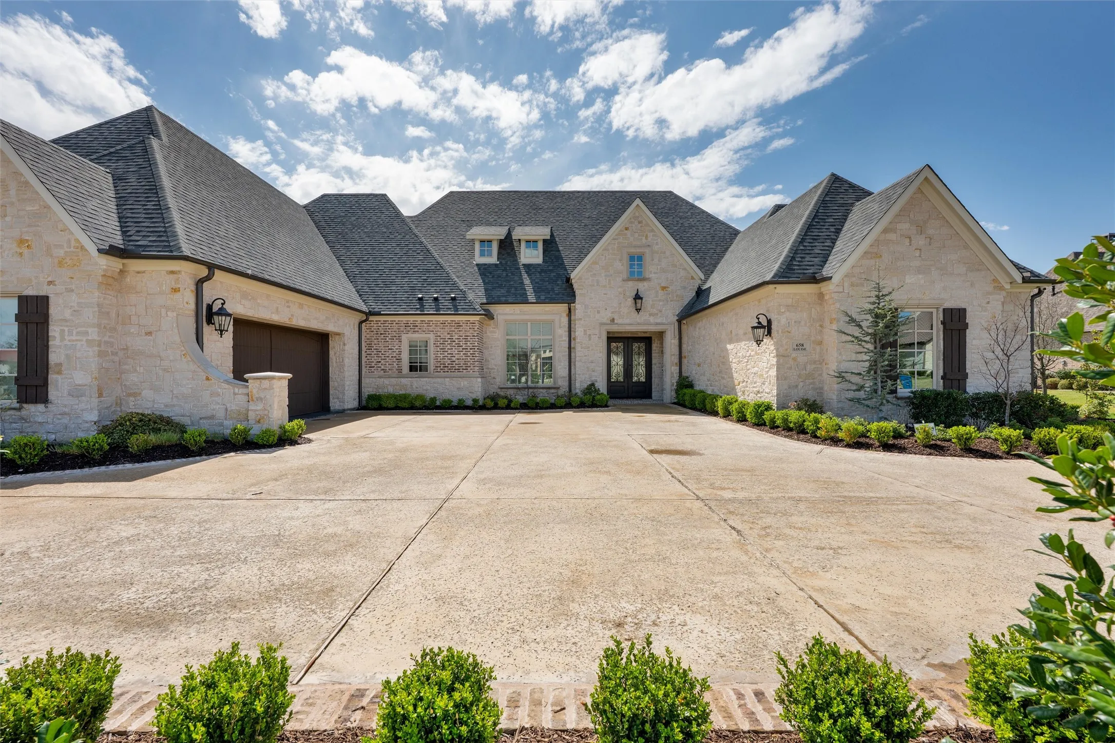 Single Family Residence For Sale in Collin County , 658 Louise Drive, Fairview, Texas 75069, 4 Bedroom, 5 Bathroom, 2 Garage spaces, 4,926 Sqft, built in 2021, Preowned, mls#21197148, Real Estate Agent in Fairview, Homes For Sale in Collin county, Homes For Sale in Fairview, Realtor in Fairview Texas, Real Estate Brokerage Independent Realty Texas, Luminita Cordes Realtor