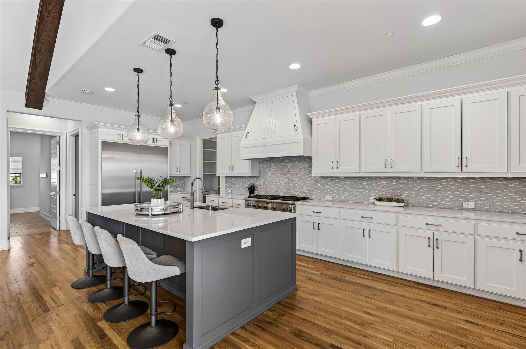Single Family Residence For Sale in Collin County , 658 Louise Drive, Fairview, Texas 75069, 4 Bedroom, 5 Bathroom, 2 Garage spaces, 4,926 Sqft, built in 2021, Preowned, mls#21197148, Real Estate Agent in Fairview, Homes For Sale in Collin county, Homes For Sale in Fairview, Realtor in Fairview Texas, Real Estate Brokerage Independent Realty Texas, Luminita Cordes Realtor