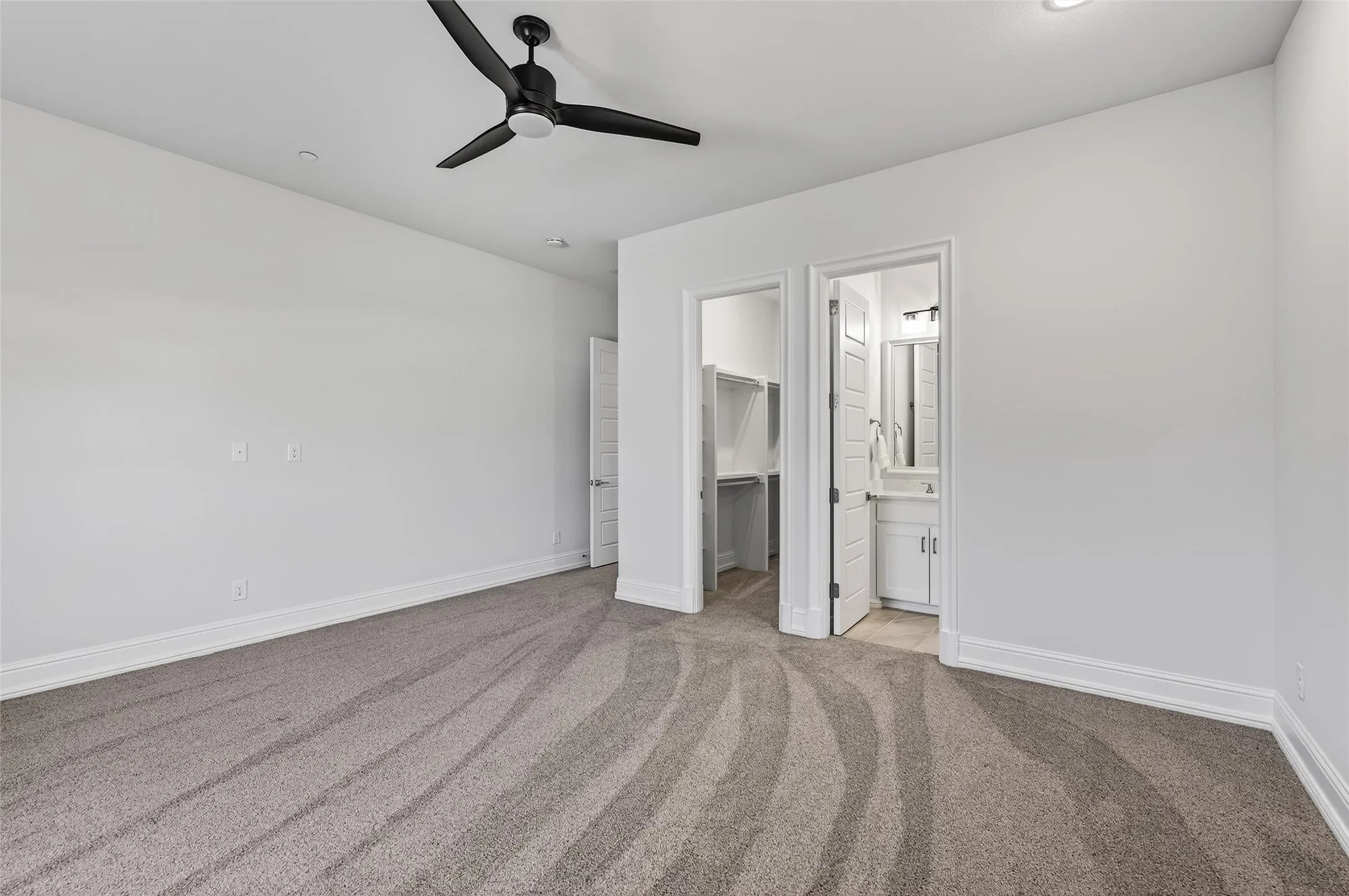 Single Family Residence For Sale in Collin County , 658 Louise Drive, Fairview, Texas 75069, 4 Bedroom, 5 Bathroom, 2 Garage spaces, 4,926 Sqft, built in 2021, Preowned, mls#21197148, Real Estate Agent in Fairview, Homes For Sale in Collin county, Homes For Sale in Fairview, Realtor in Fairview Texas, Real Estate Brokerage Independent Realty Texas, Luminita Cordes Realtor