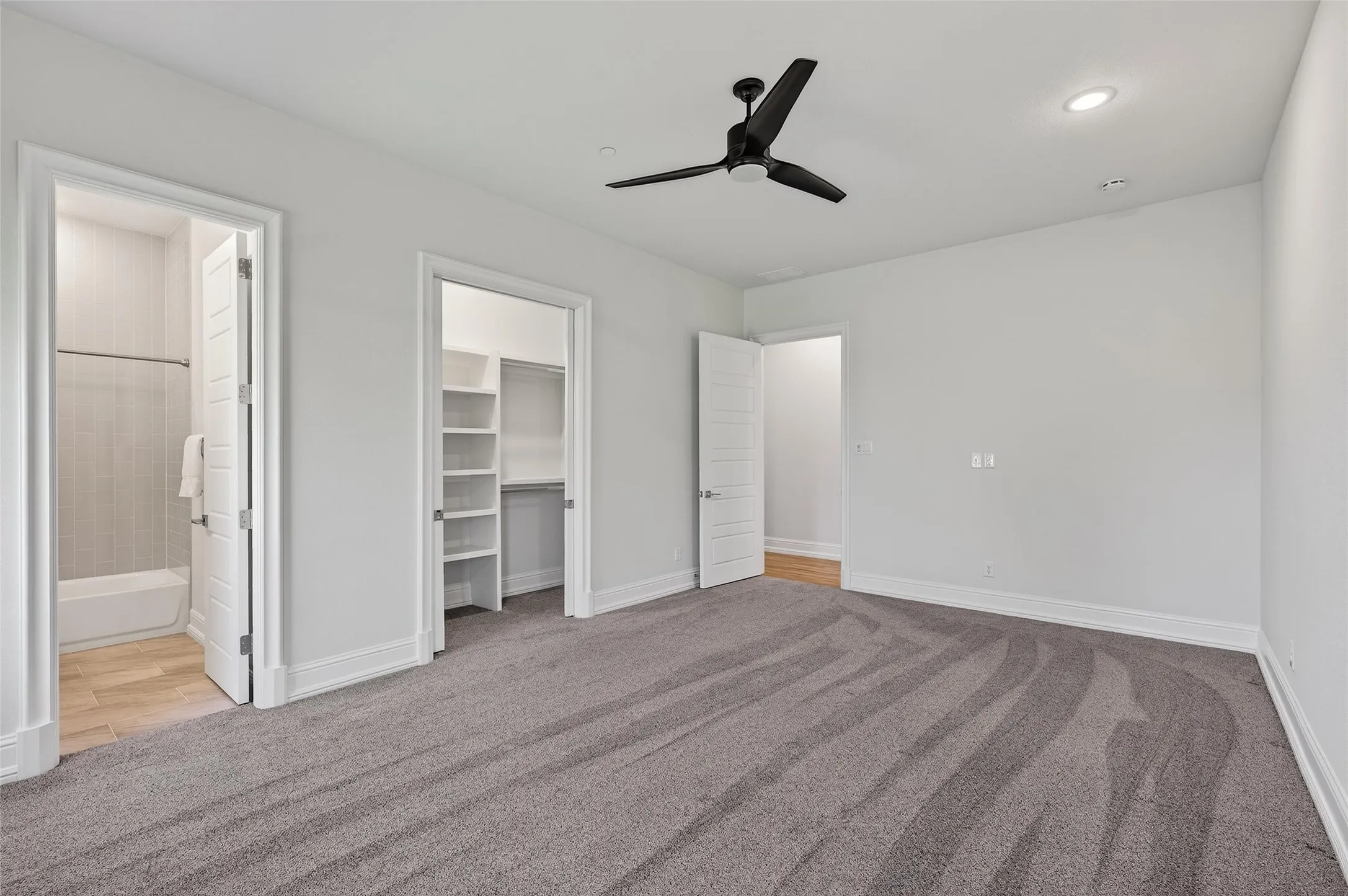 Single Family Residence For Sale in Collin County , 658 Louise Drive, Fairview, Texas 75069, 4 Bedroom, 5 Bathroom, 2 Garage spaces, 4,926 Sqft, built in 2021, Preowned, mls#21197148, Real Estate Agent in Fairview, Homes For Sale in Collin county, Homes For Sale in Fairview, Realtor in Fairview Texas, Real Estate Brokerage Independent Realty Texas, Luminita Cordes Realtor