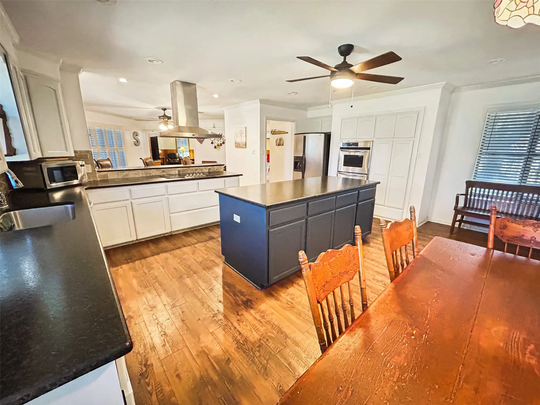 Single Family Residence For Sale in Milam County , 903 N Hoover Avenue, Cameron, Texas 76520, 4 Bedroom, 4 Bathroom, 2 Garage spaces, 4,829 Sqft, built in 1978, Price $574,500, mls#21183027, Real Estate Agent in Cameron, Homes For Sale in Milam county, Homes For Sale in Cameron, Realtor in Cameron Texas, Real Estate Brokerage Independent Realty Texas, Luminita Cordes Realtor