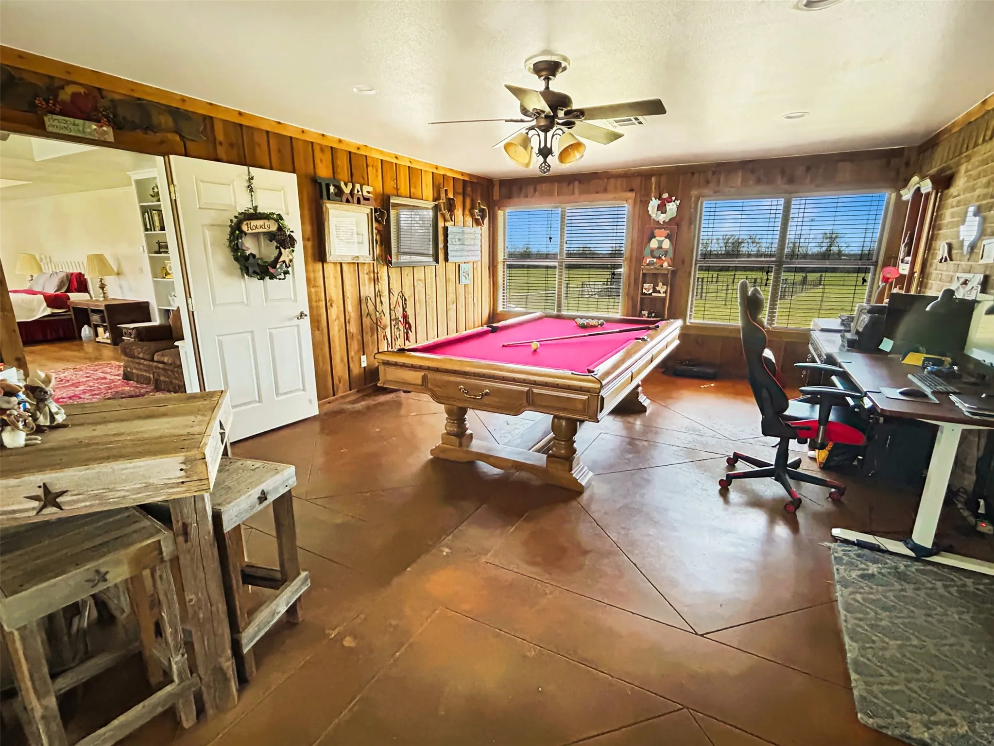 Single Family Residence For Sale in Milam County , 903 N Hoover Avenue, Cameron, Texas 76520, 4 Bedroom, 4 Bathroom, 2 Garage spaces, 4,829 Sqft, built in 1978, Price $574,500, mls#21183027, Real Estate Agent in Cameron, Homes For Sale in Milam county, Homes For Sale in Cameron, Realtor in Cameron Texas, Real Estate Brokerage Independent Realty Texas, Luminita Cordes Realtor