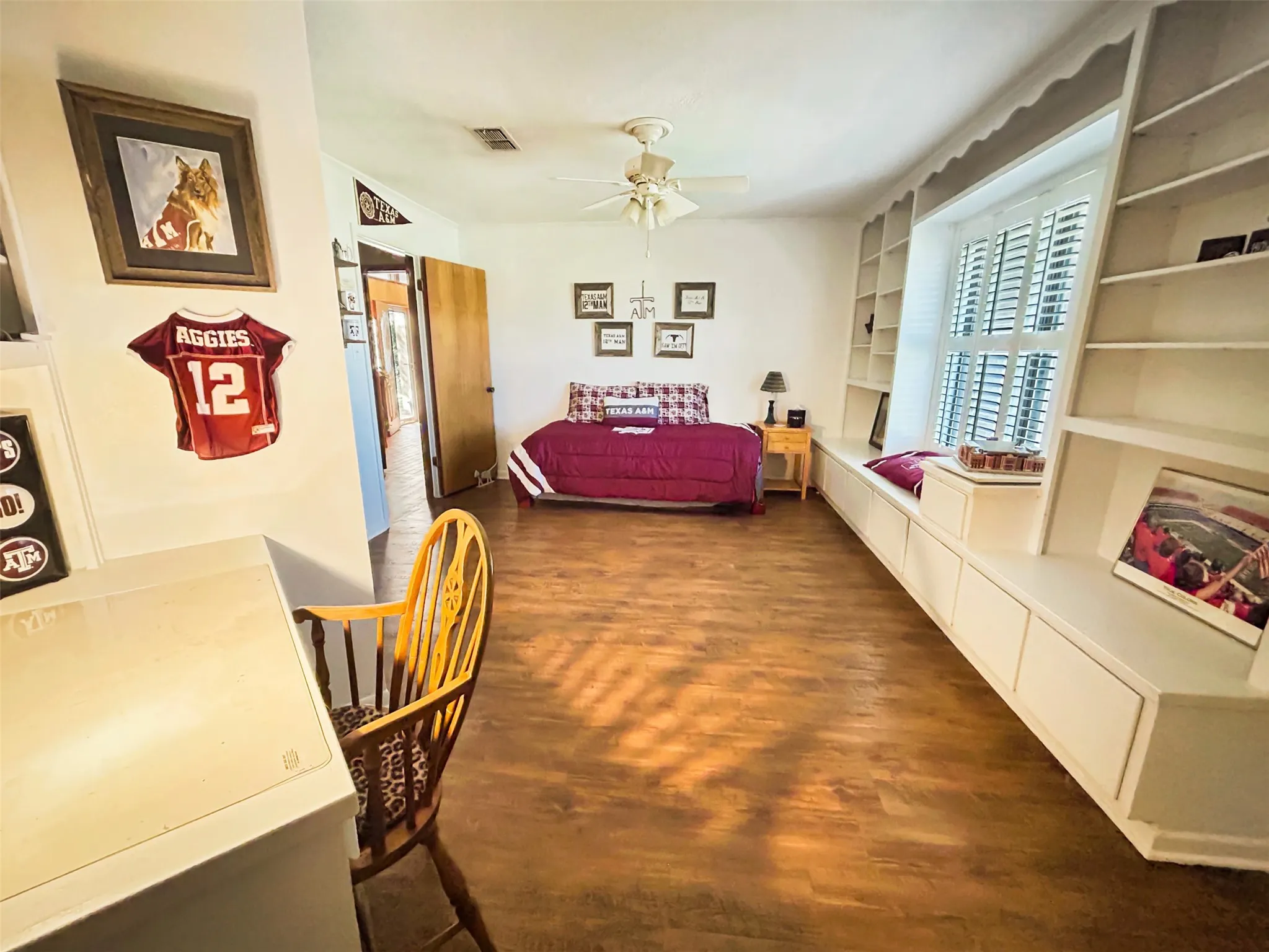 Single Family Residence For Sale in Milam County , 903 N Hoover Avenue, Cameron, Texas 76520, 4 Bedroom, 4 Bathroom, 2 Garage spaces, 4,829 Sqft, built in 1978, Price $574,500, mls#21183027, Real Estate Agent in Cameron, Homes For Sale in Milam county, Homes For Sale in Cameron, Realtor in Cameron Texas, Real Estate Brokerage Independent Realty Texas, Luminita Cordes Realtor