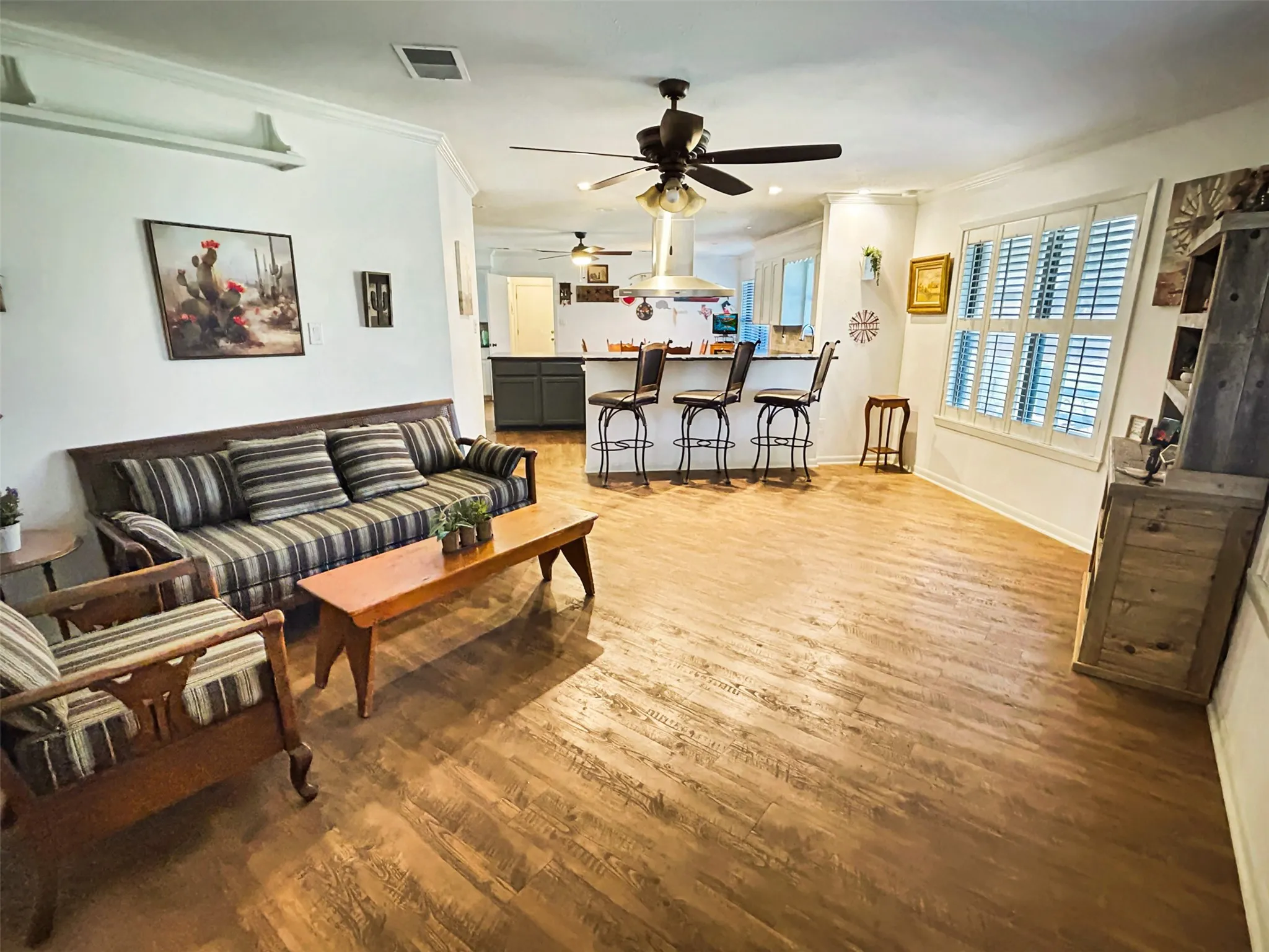 Single Family Residence For Sale in Milam County , 903 N Hoover Avenue, Cameron, Texas 76520, 4 Bedroom, 4 Bathroom, 2 Garage spaces, 4,829 Sqft, built in 1978, Price $574,500, mls#21183027, Real Estate Agent in Cameron, Homes For Sale in Milam county, Homes For Sale in Cameron, Realtor in Cameron Texas, Real Estate Brokerage Independent Realty Texas, Luminita Cordes Realtor