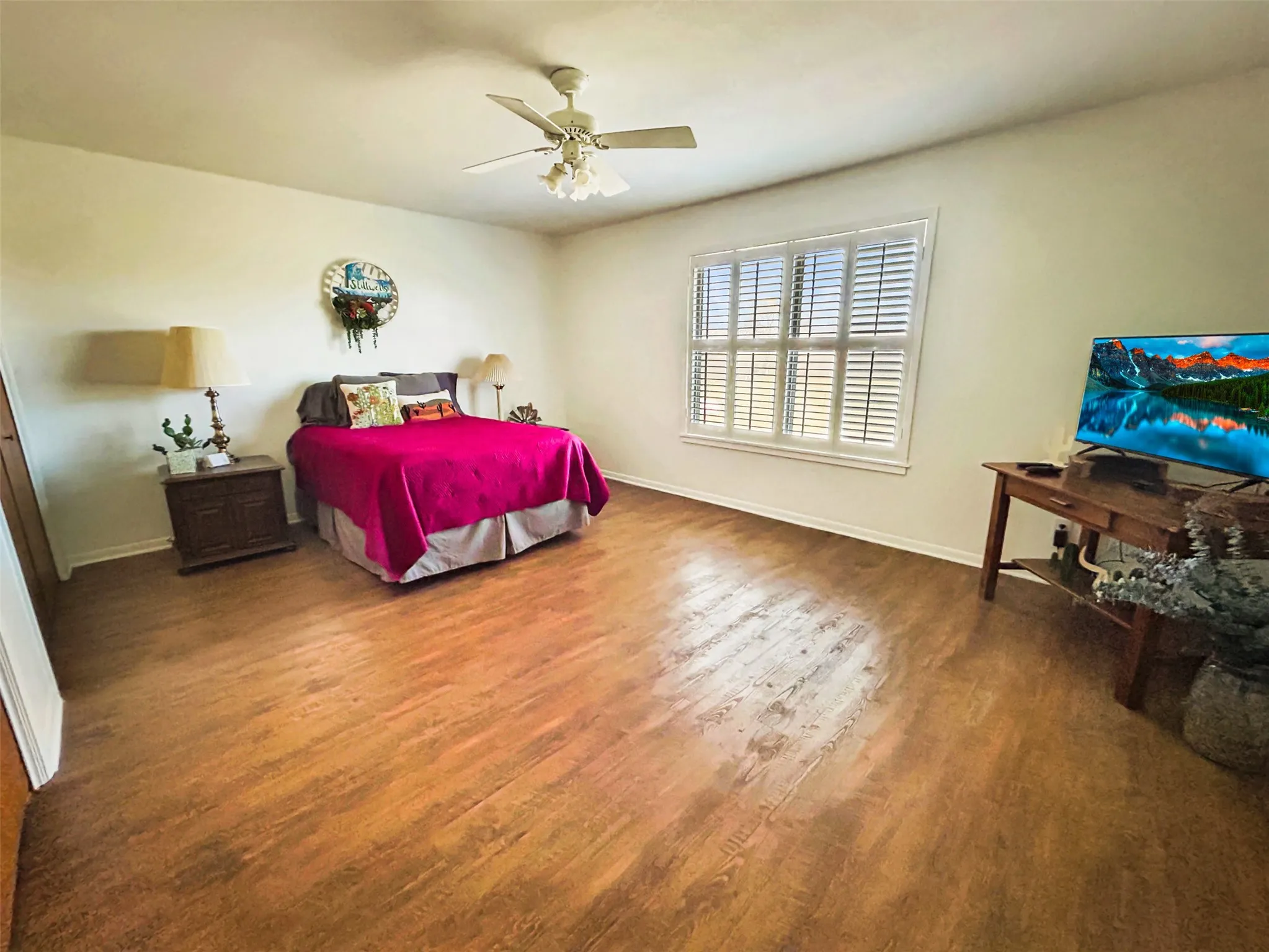 Single Family Residence For Sale in Milam County , 903 N Hoover Avenue, Cameron, Texas 76520, 4 Bedroom, 4 Bathroom, 2 Garage spaces, 4,829 Sqft, built in 1978, Price $574,500, mls#21183027, Real Estate Agent in Cameron, Homes For Sale in Milam county, Homes For Sale in Cameron, Realtor in Cameron Texas, Real Estate Brokerage Independent Realty Texas, Luminita Cordes Realtor