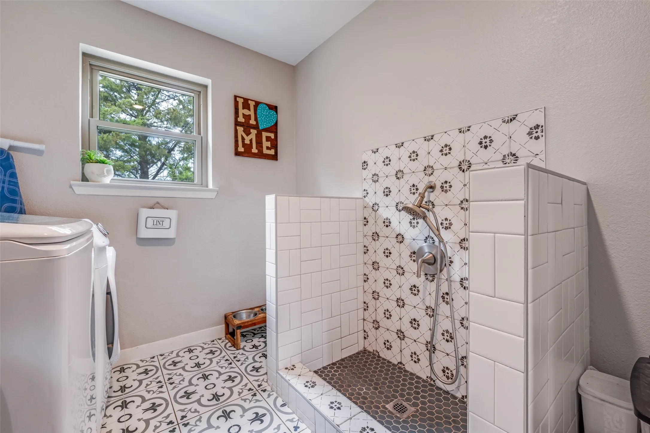 Single Family Residence For Sale in Cooke County , 6482 County Road 321, Valley View, Texas 76272, 3 Bedrooms, 3 Bathrooms, 2 Garage spaces, 1,565 Sqft, built in 1978, Preowned, Price $459,999, mls#21206430, Real Estate Agent in Valley View, Homes For Sale in Cooke county, Homes For Sale in Valley View, Realtor in Valley View Texas, Real Estate Brokerage Independent Realty Texas, Luminita Cordes Realtor