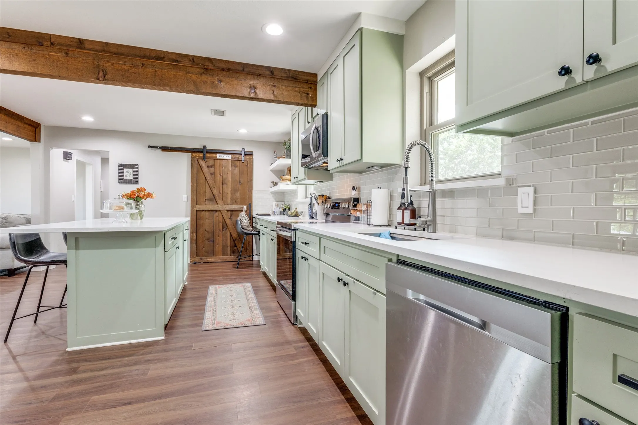 Single Family Residence For Sale in Cooke County , 6482 County Road 321, Valley View, Texas 76272, 3 Bedrooms, 3 Bathrooms, 2 Garage spaces, 1,565 Sqft, built in 1978, Preowned, Price $459,999, mls#21206430, Real Estate Agent in Valley View, Homes For Sale in Cooke county, Homes For Sale in Valley View, Realtor in Valley View Texas, Real Estate Brokerage Independent Realty Texas, Luminita Cordes Realtor