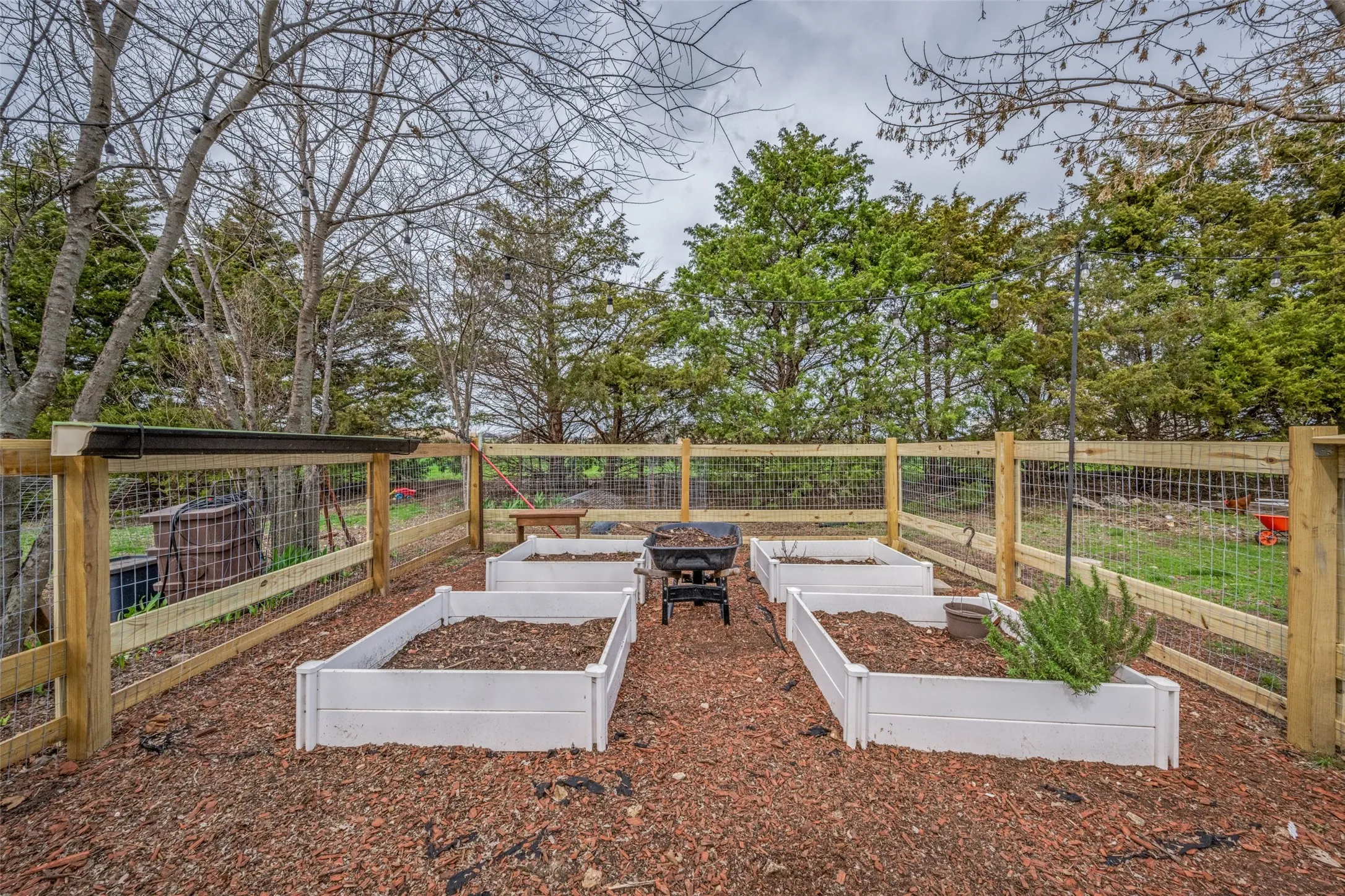 Single Family Residence For Sale in Cooke County , 6482 County Road 321, Valley View, Texas 76272, 3 Bedrooms, 3 Bathrooms, 2 Garage spaces, 1,565 Sqft, built in 1978, Preowned, Price $459,999, mls#21206430, Real Estate Agent in Valley View, Homes For Sale in Cooke county, Homes For Sale in Valley View, Realtor in Valley View Texas, Real Estate Brokerage Independent Realty Texas, Luminita Cordes Realtor