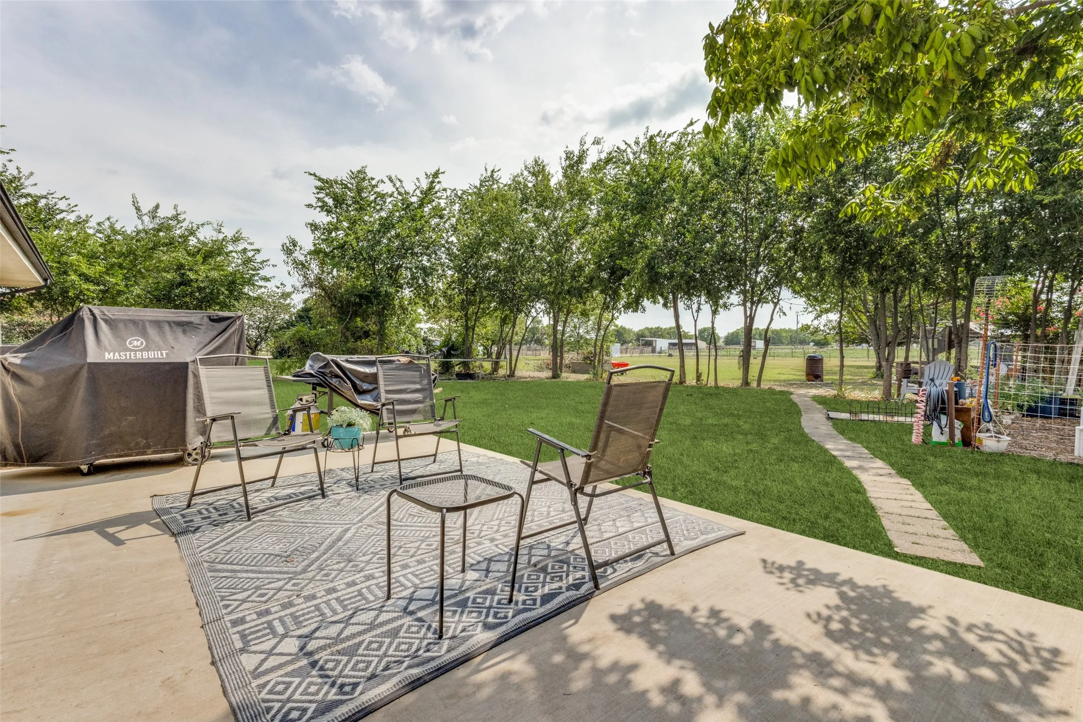 Single Family Residence For Sale in Cooke County , 6482 County Road 321, Valley View, Texas 76272, 3 Bedrooms, 3 Bathrooms, 2 Garage spaces, 1,565 Sqft, built in 1978, Preowned, Price $459,999, mls#21206430, Real Estate Agent in Valley View, Homes For Sale in Cooke county, Homes For Sale in Valley View, Realtor in Valley View Texas, Real Estate Brokerage Independent Realty Texas, Luminita Cordes Realtor