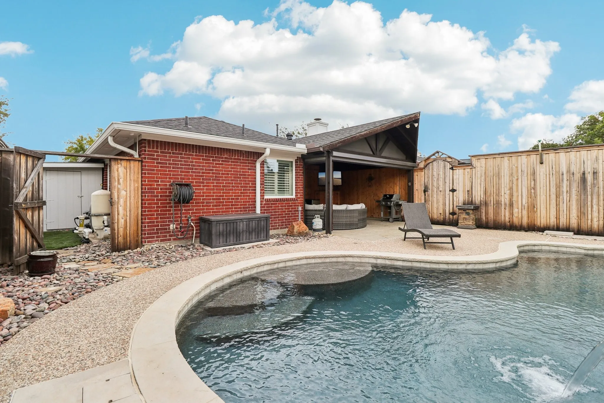 Single Family Residence For Sale in Collin County , 1708 Solitude Court, Allen, Texas 75002, 3 Bedroom, 2 Bathroom, 2 Garage spaces, 1,749 Sqft, built in 2001, mls#21206648, Real Estate Agent in Allen, Homes For Sale in Collin county, Homes For Sale in Allen, Realtor in Allen Texas, Real Estate Brokerage Independent Realty Texas, Luminita Cordes Realtor