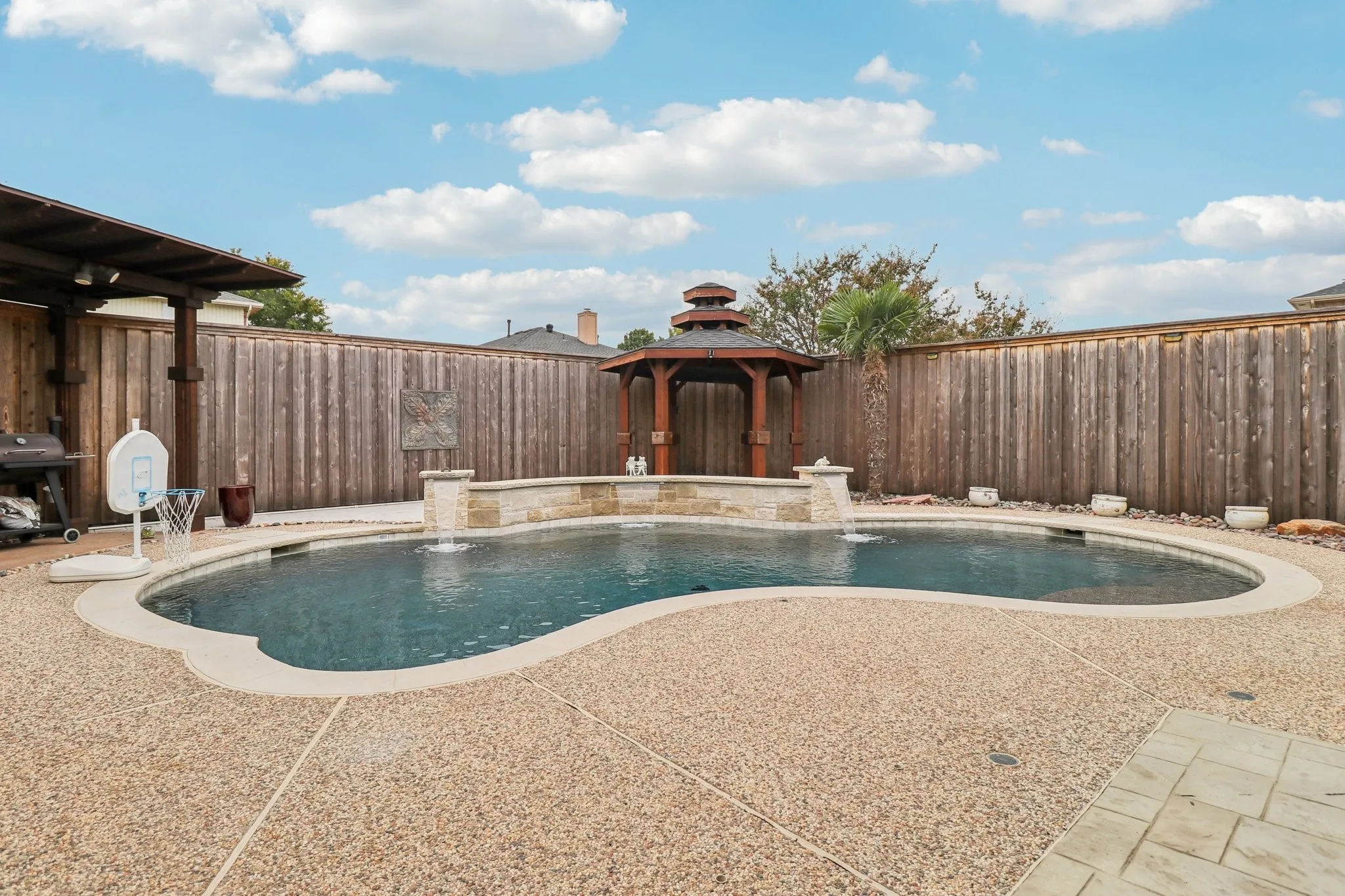 Single Family Residence For Sale in Collin County , 1708 Solitude Court, Allen, Texas 75002, 3 Bedroom, 2 Bathroom, 2 Garage spaces, 1,749 Sqft, built in 2001, mls#21206648, Real Estate Agent in Allen, Homes For Sale in Collin county, Homes For Sale in Allen, Realtor in Allen Texas, Real Estate Brokerage Independent Realty Texas, Luminita Cordes Realtor