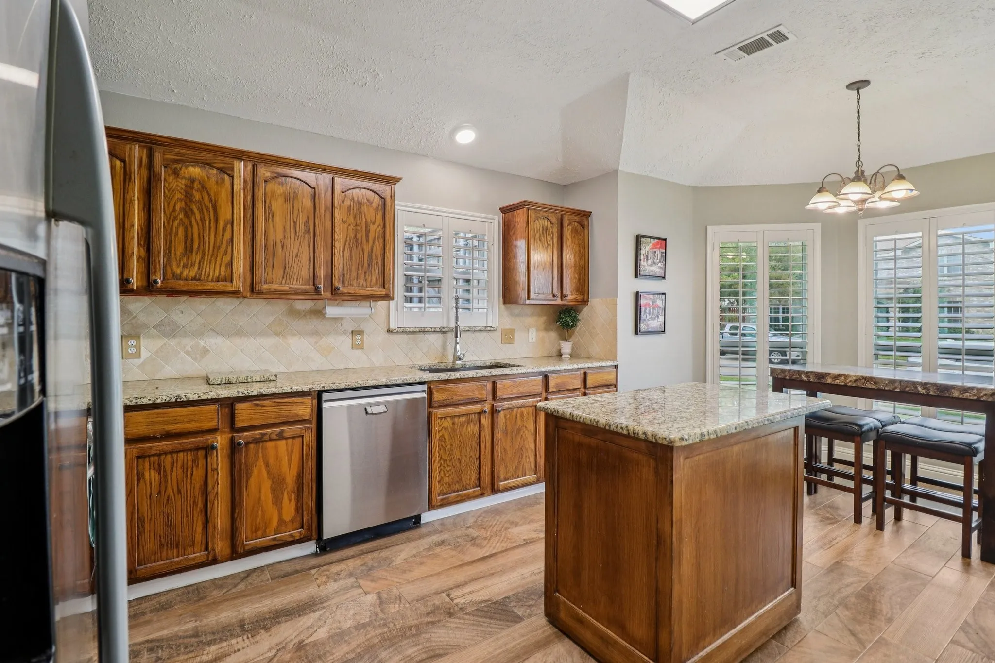 Single Family Residence For Sale in Collin County , 1708 Solitude Court, Allen, Texas 75002, 3 Bedroom, 2 Bathroom, 2 Garage spaces, 1,749 Sqft, built in 2001, mls#21206648, Real Estate Agent in Allen, Homes For Sale in Collin county, Homes For Sale in Allen, Realtor in Allen Texas, Real Estate Brokerage Independent Realty Texas, Luminita Cordes Realtor