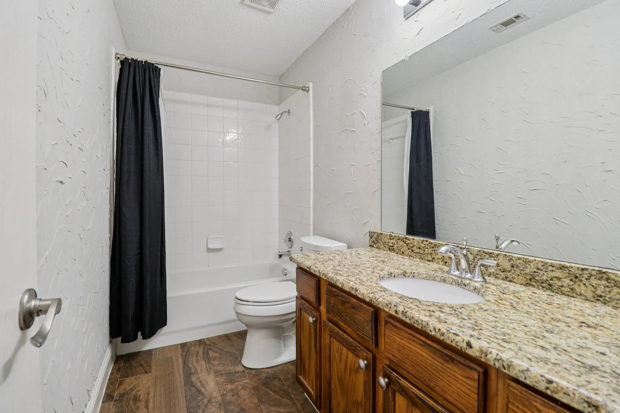 Single Family Residence For Sale in Collin County , 1708 Solitude Court, Allen, Texas 75002, 3 Bedroom, 2 Bathroom, 2 Garage spaces, 1,749 Sqft, built in 2001, mls#21206648, Real Estate Agent in Allen, Homes For Sale in Collin county, Homes For Sale in Allen, Realtor in Allen Texas, Real Estate Brokerage Independent Realty Texas, Luminita Cordes Realtor