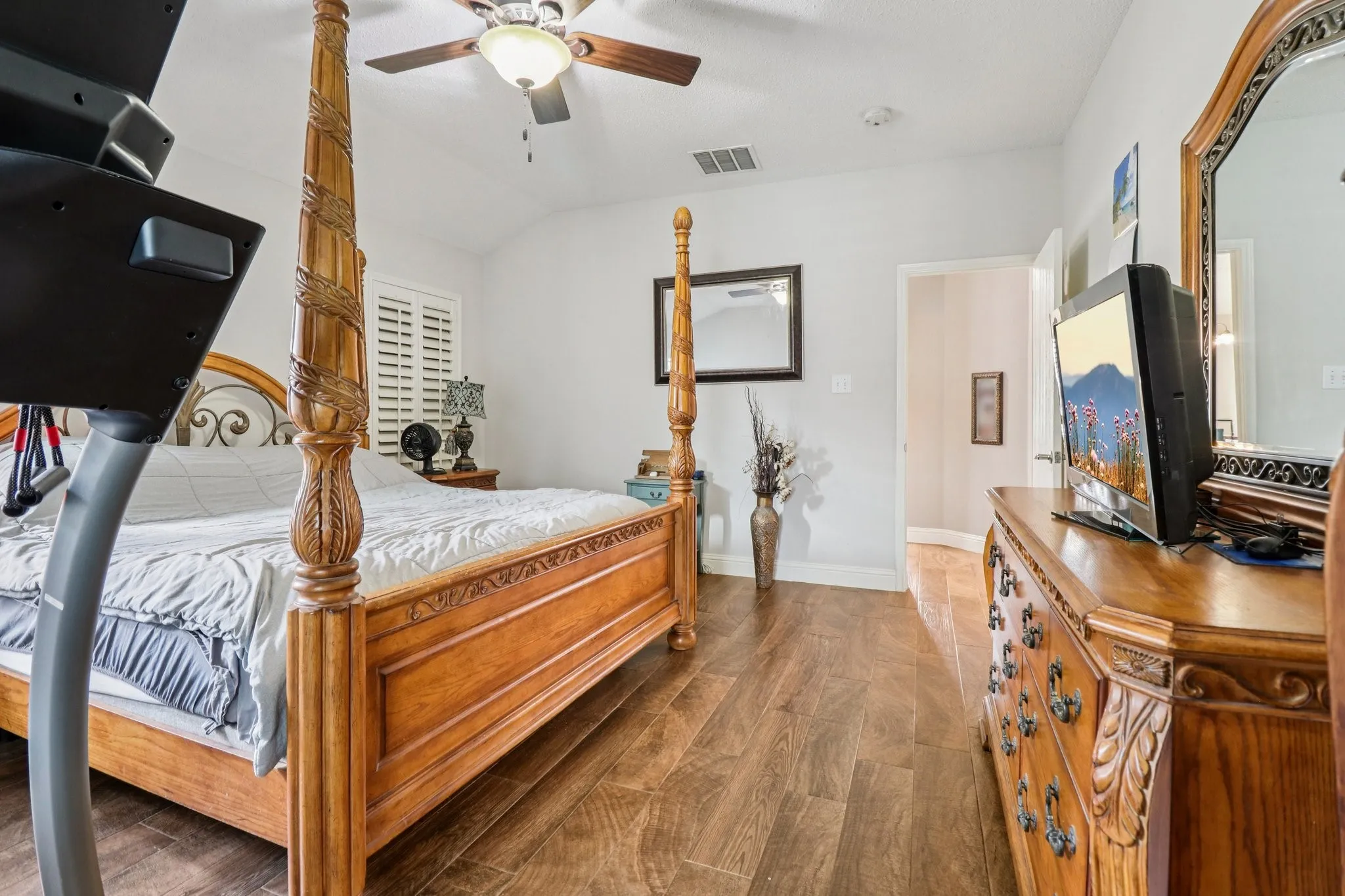 Single Family Residence For Sale in Collin County , 1708 Solitude Court, Allen, Texas 75002, 3 Bedroom, 2 Bathroom, 2 Garage spaces, 1,749 Sqft, built in 2001, mls#21206648, Real Estate Agent in Allen, Homes For Sale in Collin county, Homes For Sale in Allen, Realtor in Allen Texas, Real Estate Brokerage Independent Realty Texas, Luminita Cordes Realtor