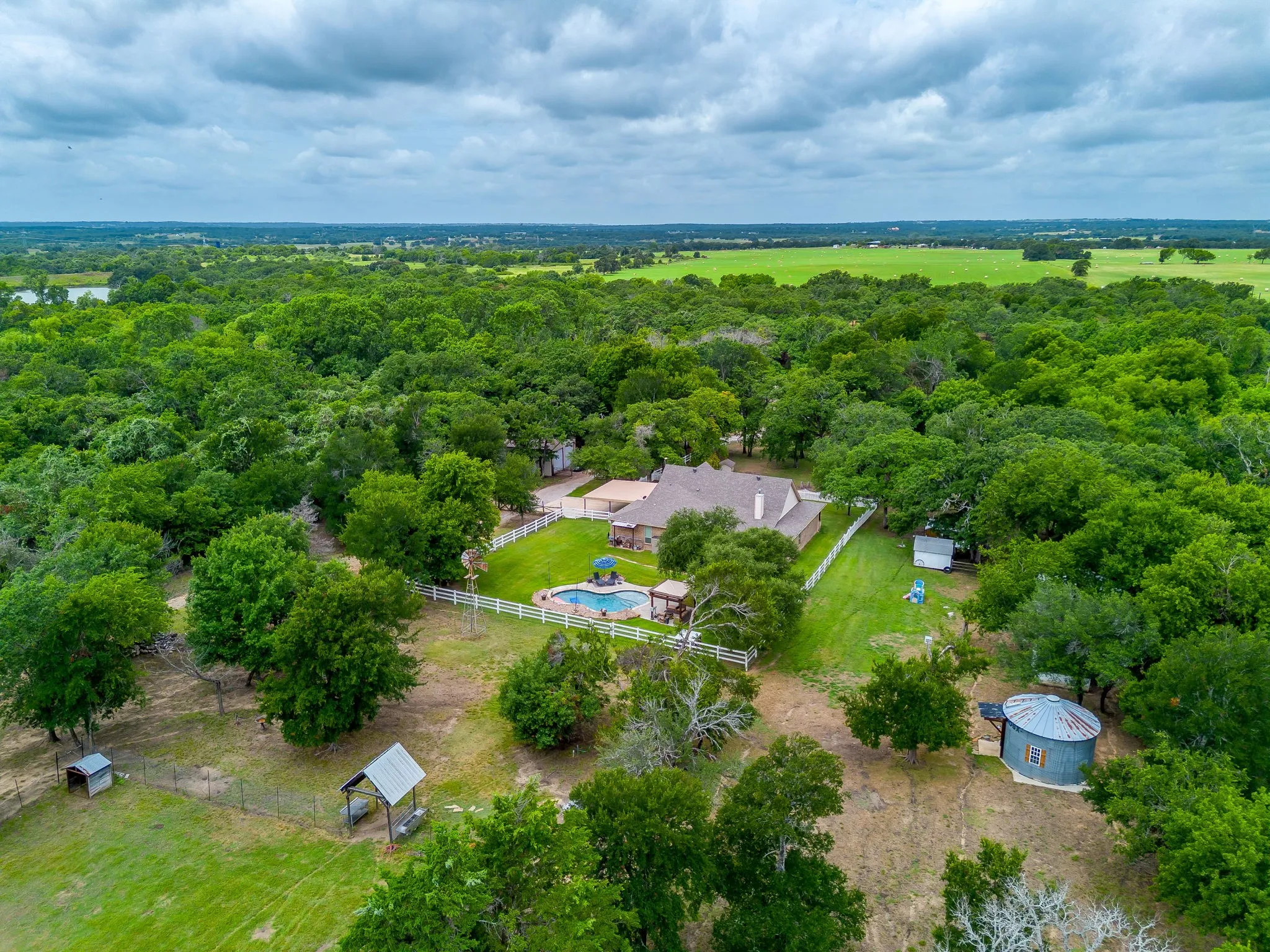 Farm For Sale in Parker County , 1615 Sanger Drive, Springtown, Texas 76082, 3 Bedroom, 2 Bathroom, 3 Garage spaces, 2,050 Sqft, built in 2016, Preowned, mls#21206297, Real Estate Agent in Springtown, Homes For Sale in Parker county, Homes For Sale in Springtown, Realtor in Springtown Texas, Real Estate Brokerage Independent Realty Texas, Luminita Cordes Realtor