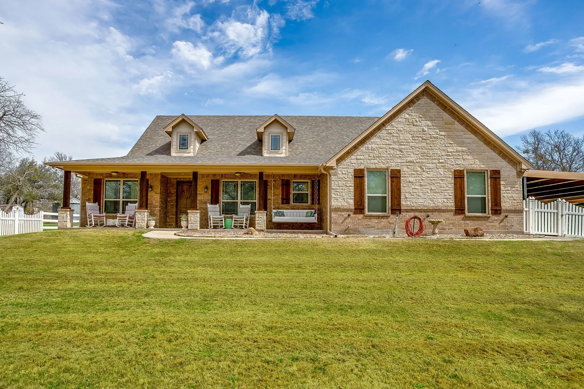 Farm For Sale in Parker County , 1615 Sanger Drive, Springtown, Texas 76082, 3 Bedroom, 2 Bathroom, 3 Garage spaces, 2,050 Sqft, built in 2016, Preowned, mls#21206297, Real Estate Agent in Springtown, Homes For Sale in Parker county, Homes For Sale in Springtown, Realtor in Springtown Texas, Real Estate Brokerage Independent Realty Texas, Luminita Cordes Realtor
