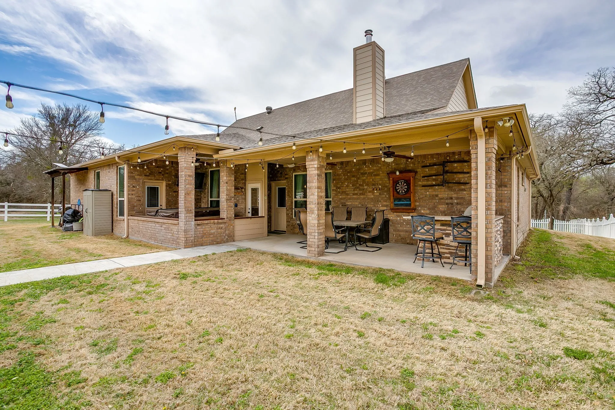 Farm For Sale in Parker County , 1615 Sanger Drive, Springtown, Texas 76082, 3 Bedroom, 2 Bathroom, 3 Garage spaces, 2,050 Sqft, built in 2016, Preowned, mls#21206297, Real Estate Agent in Springtown, Homes For Sale in Parker county, Homes For Sale in Springtown, Realtor in Springtown Texas, Real Estate Brokerage Independent Realty Texas, Luminita Cordes Realtor