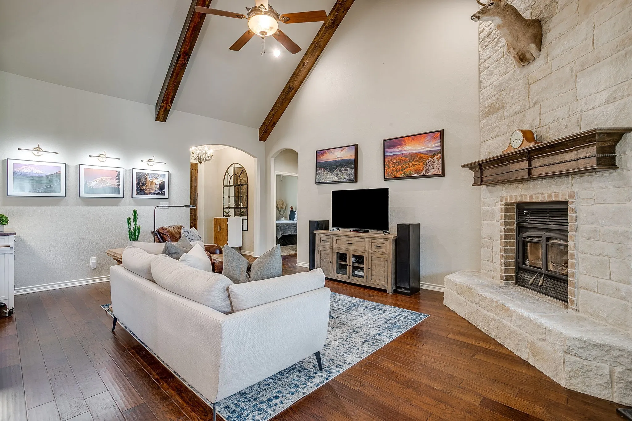 Farm For Sale in Parker County , 1615 Sanger Drive, Springtown, Texas 76082, 3 Bedroom, 2 Bathroom, 3 Garage spaces, 2,050 Sqft, built in 2016, Preowned, mls#21206297, Real Estate Agent in Springtown, Homes For Sale in Parker county, Homes For Sale in Springtown, Realtor in Springtown Texas, Real Estate Brokerage Independent Realty Texas, Luminita Cordes Realtor