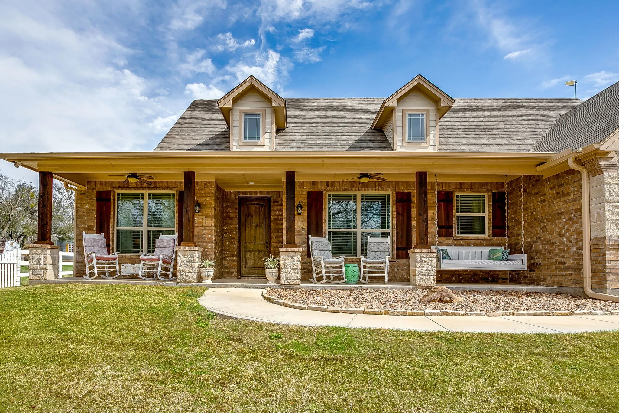 Farm For Sale in Parker County , 1615 Sanger Drive, Springtown, Texas 76082, 3 Bedroom, 2 Bathroom, 3 Garage spaces, 2,050 Sqft, built in 2016, Preowned, mls#21206297, Real Estate Agent in Springtown, Homes For Sale in Parker county, Homes For Sale in Springtown, Realtor in Springtown Texas, Real Estate Brokerage Independent Realty Texas, Luminita Cordes Realtor