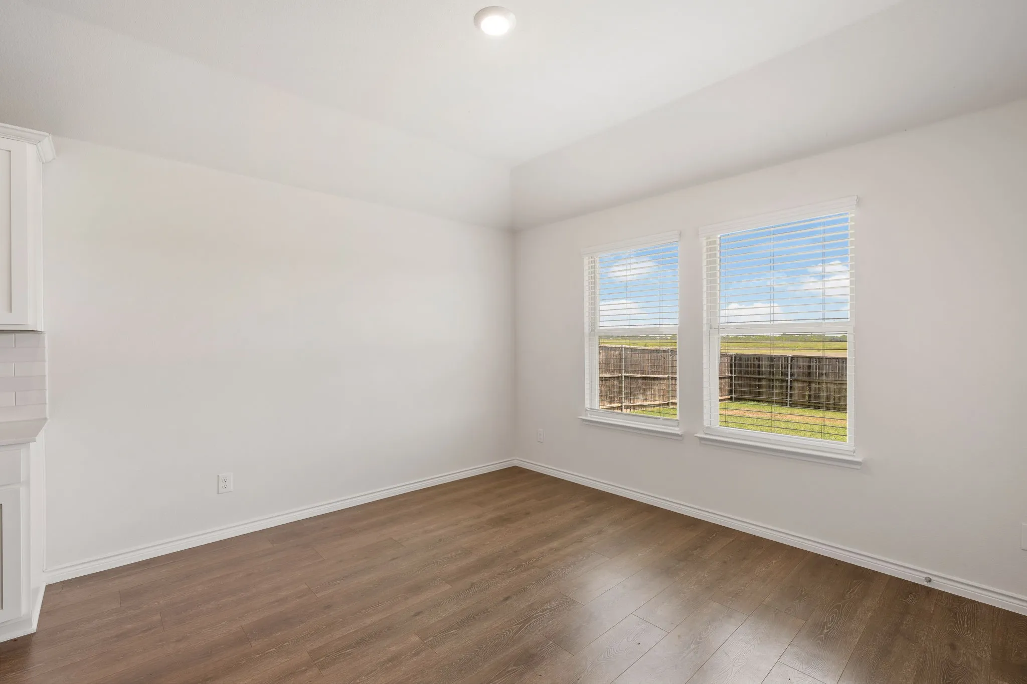 Single Family Residence For Sale in Rockwall County , 653 Bunker Hill Road, Fate, Texas 75189, 4 Bedroom, 2 Bathroom, 2 Garage spaces, 1,923 Sqft, built in 2022, Preowned, mls#21196605, Real Estate Agent in Fate, Homes For Sale in Rockwall county, Homes For Sale in Fate, Realtor in Fate Texas, Real Estate Brokerage Independent Realty Texas, Luminita Cordes Realtor
