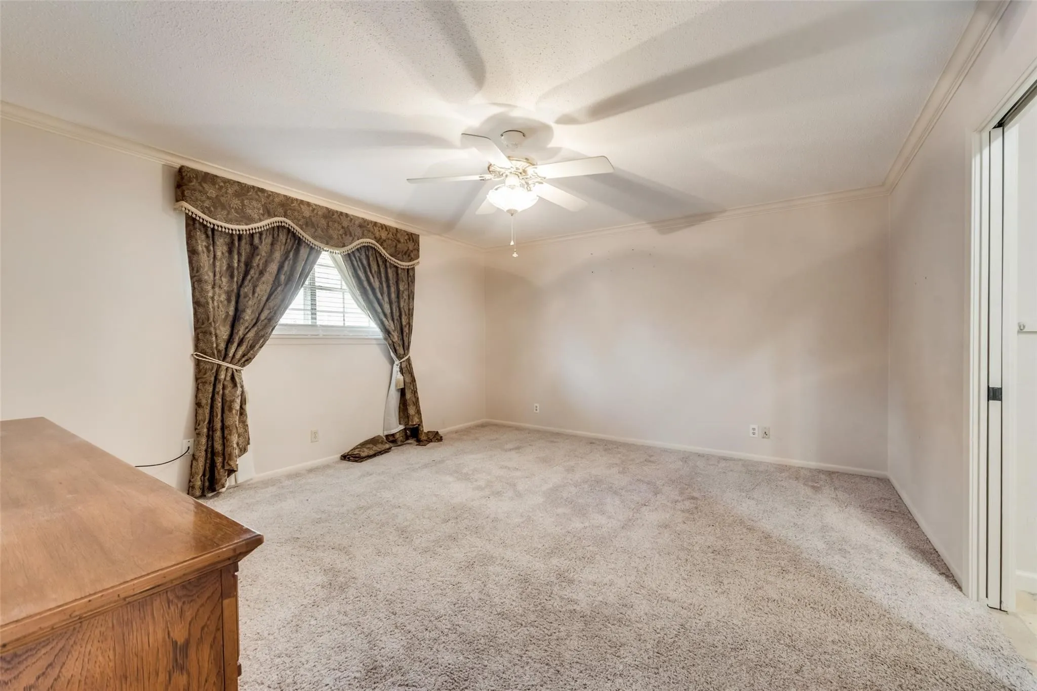 Single Family Residence For Sale in Navarro County , 1821 Dartmouth Lane, Corsicana, Texas 75110, 4 Bedroom, 3 Bathroom, 2 Garage spaces, 2,568 Sqft, built in 1970, mls#21206568, Real Estate Agent in Corsicana, Homes For Sale in Navarro county, Homes For Sale in Corsicana, Realtor in Corsicana Texas, Real Estate Brokerage Independent Realty Texas, Luminita Cordes Realtor