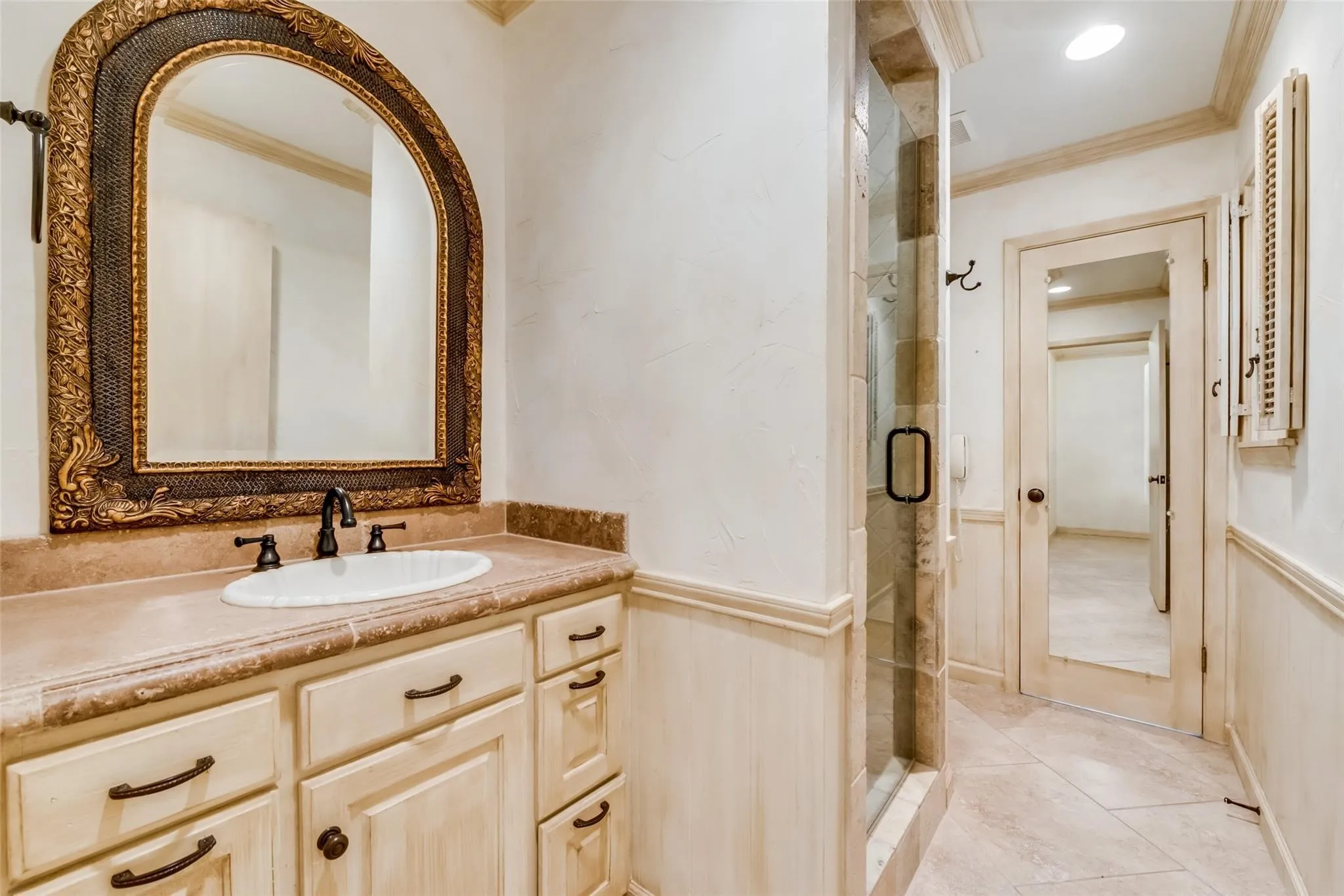 Single Family Residence For Sale in Navarro County , 1821 Dartmouth Lane, Corsicana, Texas 75110, 4 Bedroom, 3 Bathroom, 2 Garage spaces, 2,568 Sqft, built in 1970, mls#21206568, Real Estate Agent in Corsicana, Homes For Sale in Navarro county, Homes For Sale in Corsicana, Realtor in Corsicana Texas, Real Estate Brokerage Independent Realty Texas, Luminita Cordes Realtor