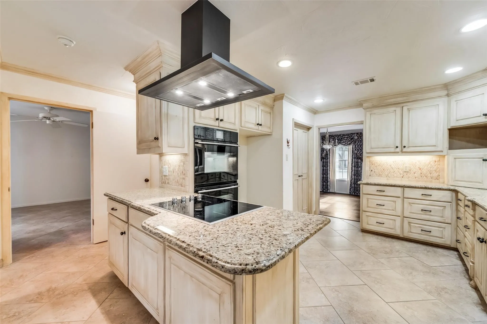 Single Family Residence For Sale in Navarro County , 1821 Dartmouth Lane, Corsicana, Texas 75110, 4 Bedroom, 3 Bathroom, 2 Garage spaces, 2,568 Sqft, built in 1970, mls#21206568, Real Estate Agent in Corsicana, Homes For Sale in Navarro county, Homes For Sale in Corsicana, Realtor in Corsicana Texas, Real Estate Brokerage Independent Realty Texas, Luminita Cordes Realtor