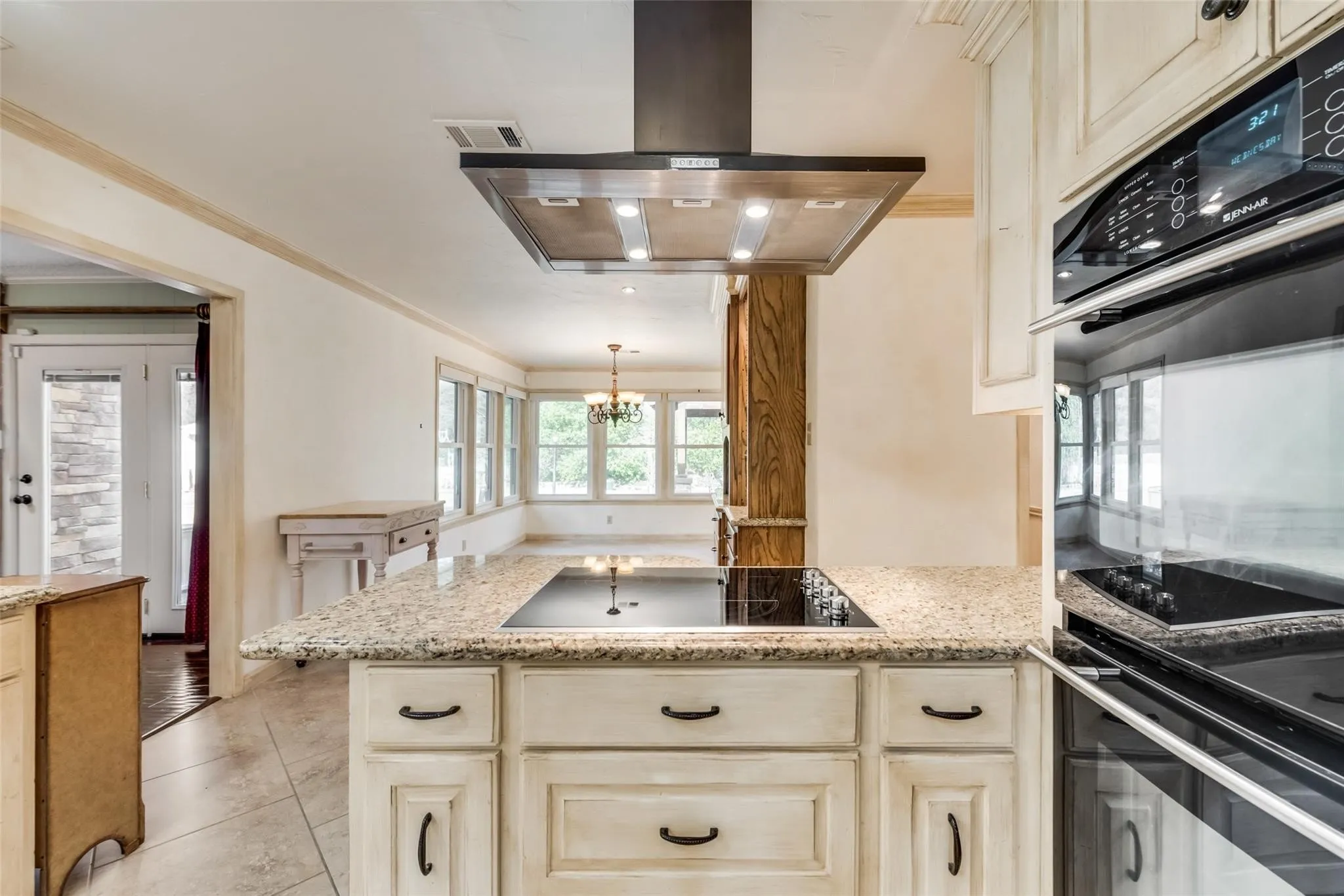 Single Family Residence For Sale in Navarro County , 1821 Dartmouth Lane, Corsicana, Texas 75110, 4 Bedroom, 3 Bathroom, 2 Garage spaces, 2,568 Sqft, built in 1970, mls#21206568, Real Estate Agent in Corsicana, Homes For Sale in Navarro county, Homes For Sale in Corsicana, Realtor in Corsicana Texas, Real Estate Brokerage Independent Realty Texas, Luminita Cordes Realtor