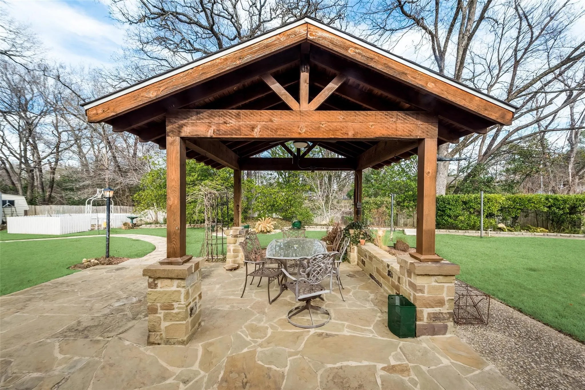Single Family Residence For Sale in Navarro County , 1821 Dartmouth Lane, Corsicana, Texas 75110, 4 Bedroom, 3 Bathroom, 2 Garage spaces, 2,568 Sqft, built in 1970, mls#21206568, Real Estate Agent in Corsicana, Homes For Sale in Navarro county, Homes For Sale in Corsicana, Realtor in Corsicana Texas, Real Estate Brokerage Independent Realty Texas, Luminita Cordes Realtor