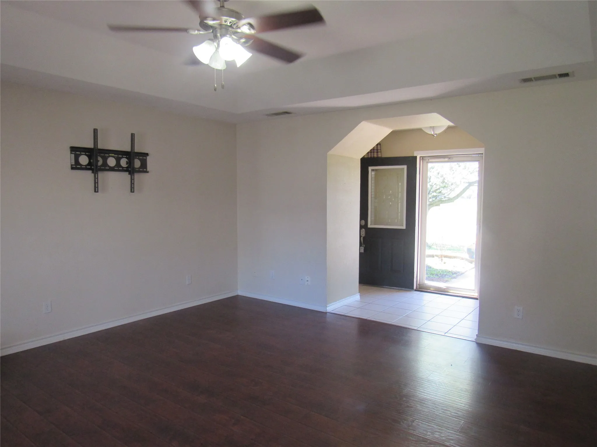 Single Family Residence For Sale in Grayson County , 4019 E Fm 120, Denison, Texas 75021, 3 Bedroom, 2 Bathroom, 5 Garage spaces, 1,621 Sqft, built in 1999, Preowned, mls#21206194, Real Estate Agent in Denison, Homes For Sale in Grayson county, Homes For Sale in Denison, Realtor in Denison Texas, Real Estate Brokerage Independent Realty Texas, Luminita Cordes Realtor