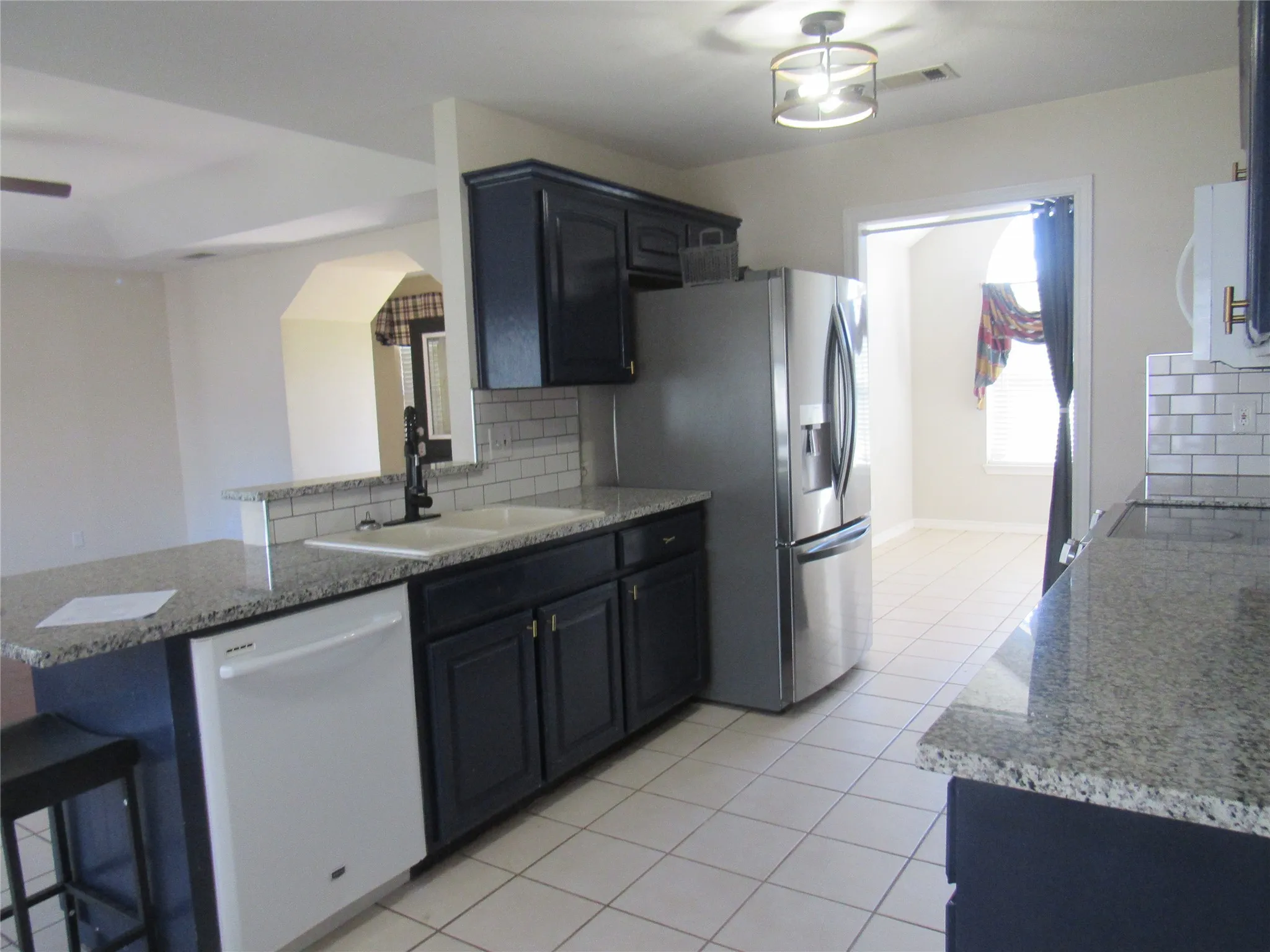 Single Family Residence For Sale in Grayson County , 4019 E Fm 120, Denison, Texas 75021, 3 Bedroom, 2 Bathroom, 5 Garage spaces, 1,621 Sqft, built in 1999, Preowned, mls#21206194, Real Estate Agent in Denison, Homes For Sale in Grayson county, Homes For Sale in Denison, Realtor in Denison Texas, Real Estate Brokerage Independent Realty Texas, Luminita Cordes Realtor
