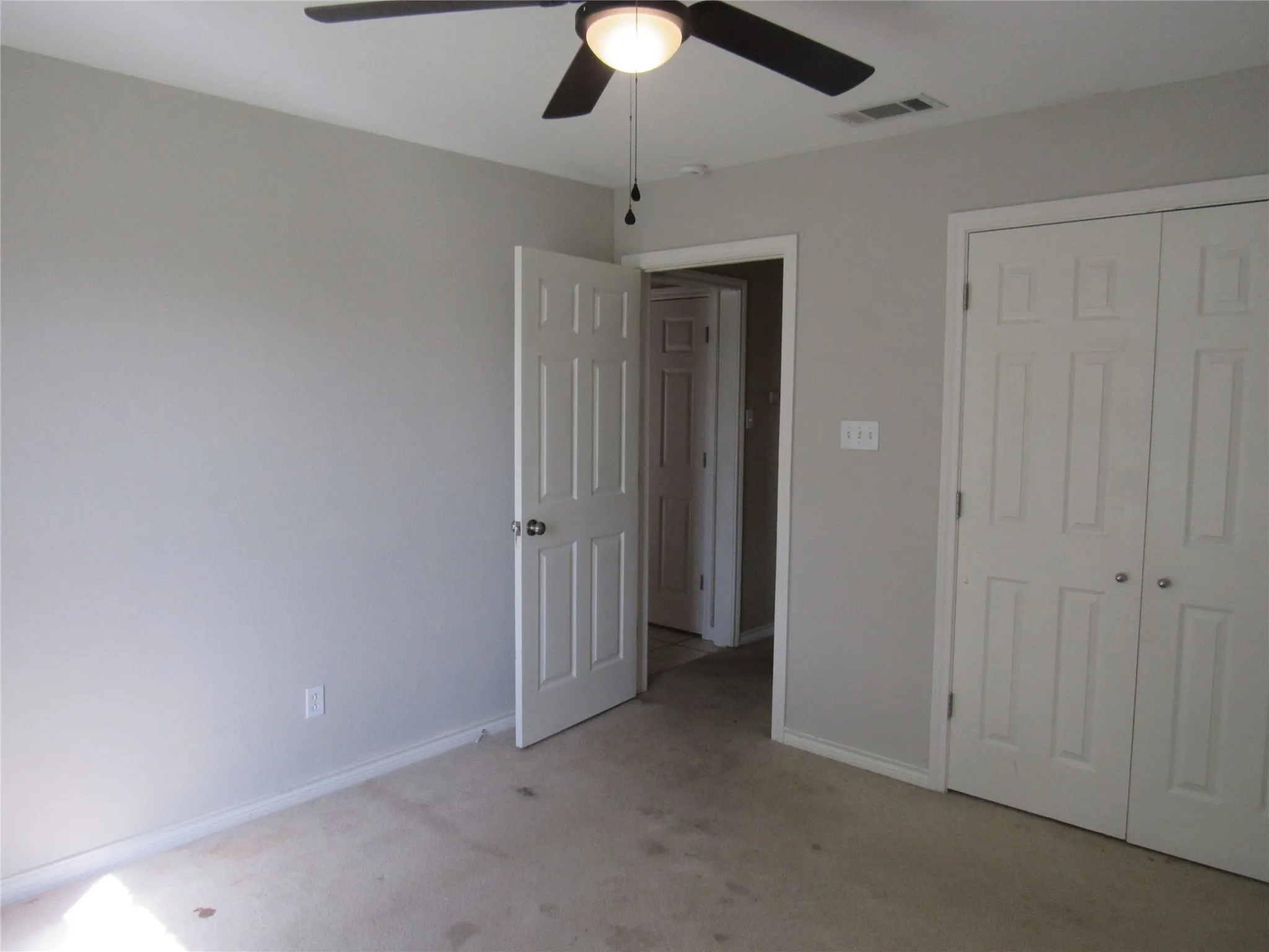 Single Family Residence For Sale in Grayson County , 4019 E Fm 120, Denison, Texas 75021, 3 Bedroom, 2 Bathroom, 5 Garage spaces, 1,621 Sqft, built in 1999, Preowned, mls#21206194, Real Estate Agent in Denison, Homes For Sale in Grayson county, Homes For Sale in Denison, Realtor in Denison Texas, Real Estate Brokerage Independent Realty Texas, Luminita Cordes Realtor