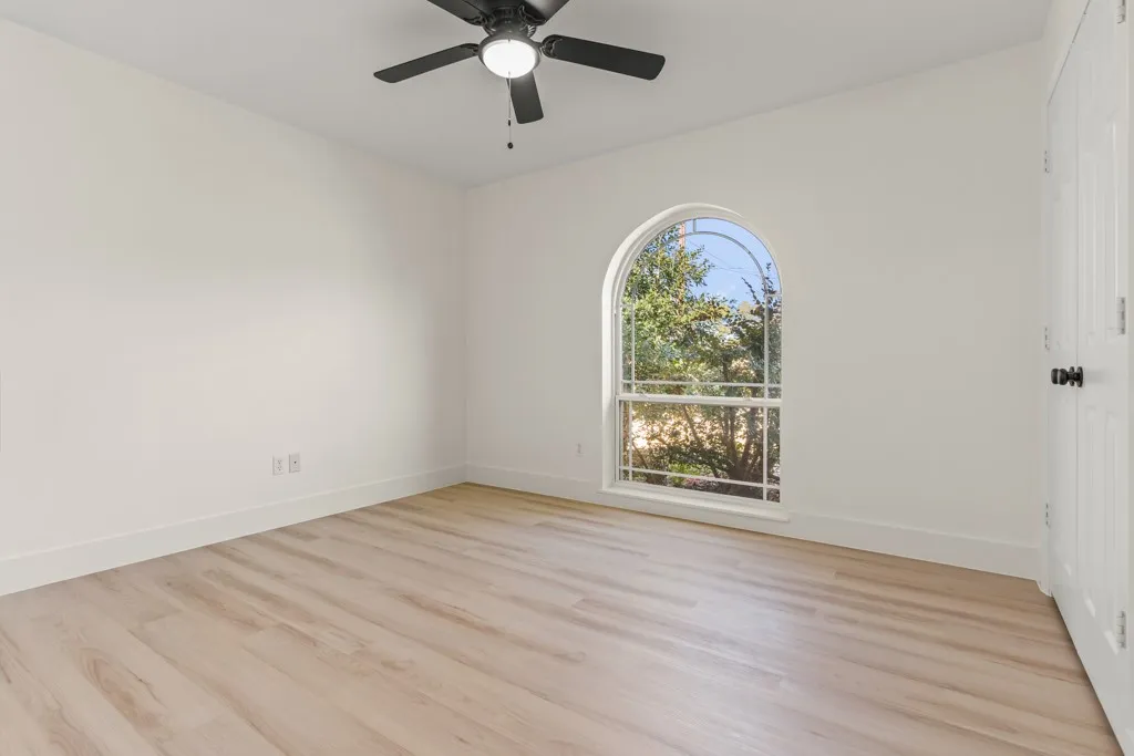 Single Family Residence For Sale in Gregg County , 804 Alta Street, Longview, Texas 75604, 3 Bedroom, 2 Bathroom, Garage spaces, 1,346 Sqft, built in 1997, mls#21205814, Real Estate Agent in Longview, Homes For Sale in Gregg county, Homes For Sale in Longview, Realtor in Longview Texas, Real Estate Brokerage Independent Realty Texas, Luminita Cordes Realtor