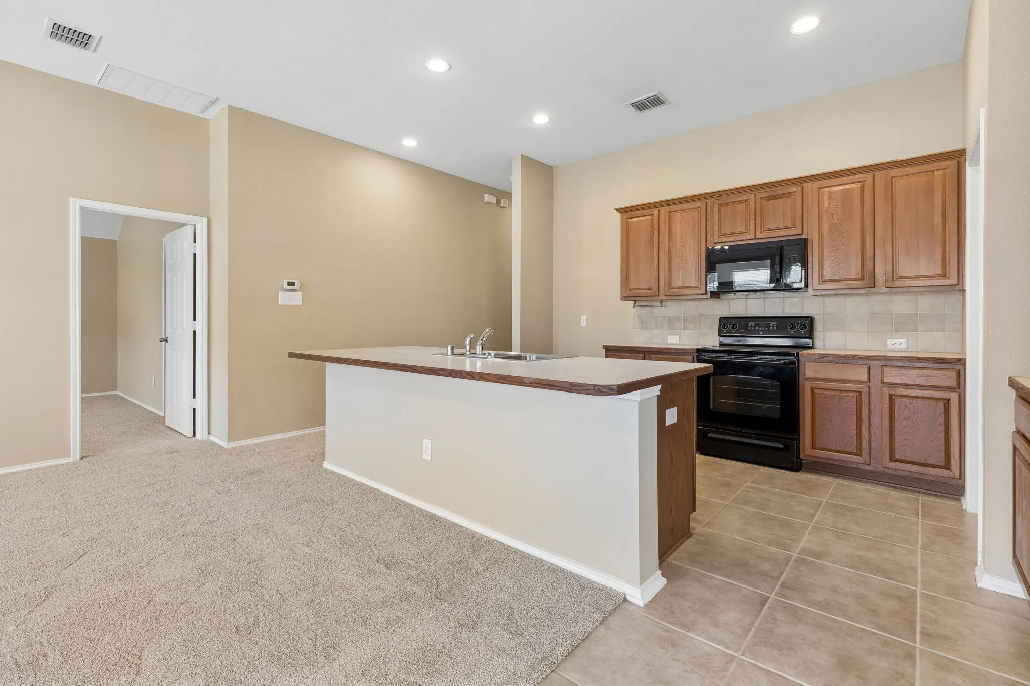 Single Family Residence For Sale in Collin County , 891 Austin Lane, Lavon, Texas 75166, 3 Bedroom, 2 Bathroom, 2 Garage spaces, 1,510 Sqft, built in 2006, mls#21198780, Real Estate Agent in Lavon, Homes For Sale in Collin county, Homes For Sale in Lavon, Realtor in Lavon Texas, Real Estate Brokerage Independent Realty Texas, Luminita Cordes Realtor
