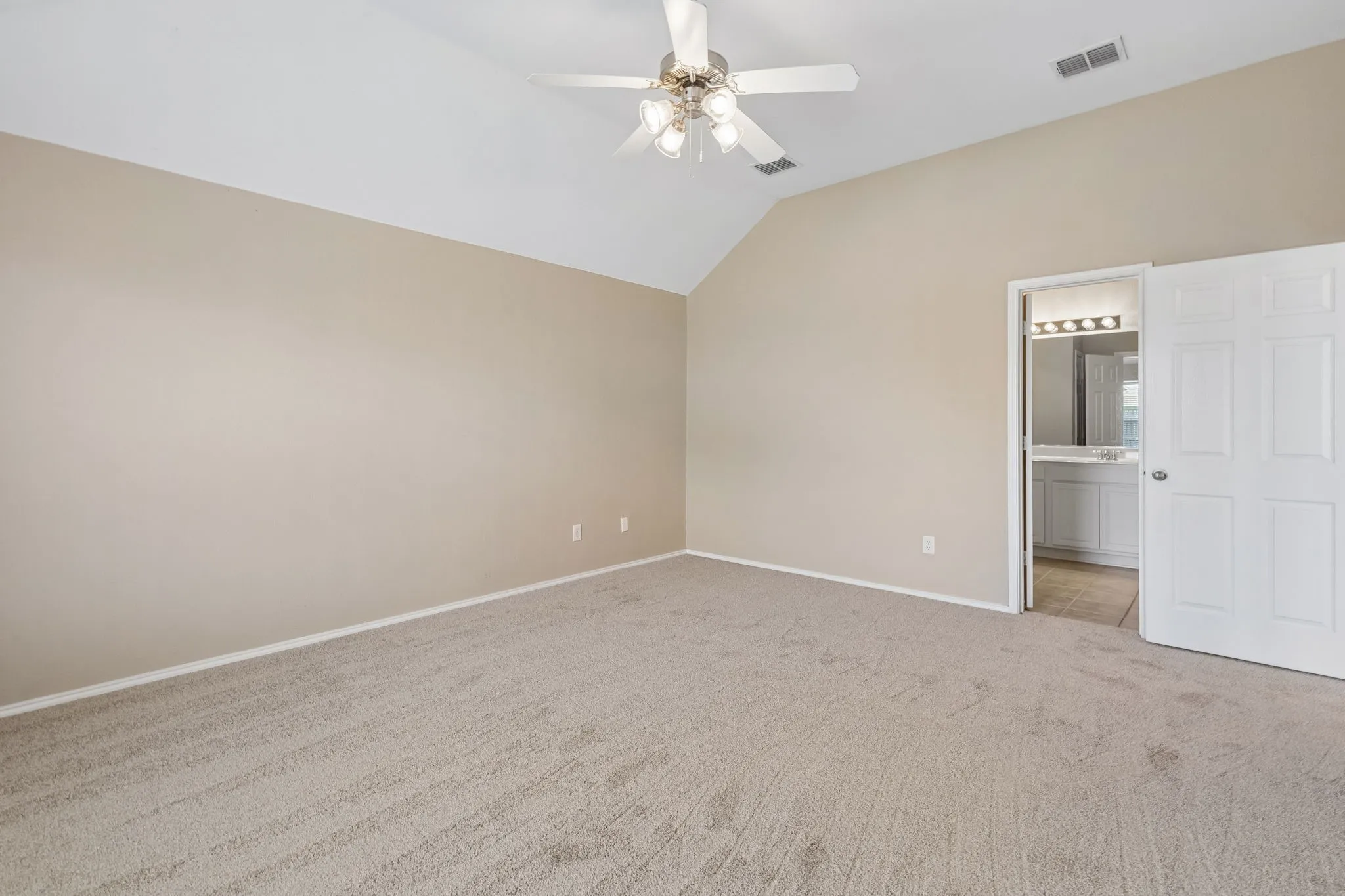 Single Family Residence For Sale in Collin County , 891 Austin Lane, Lavon, Texas 75166, 3 Bedroom, 2 Bathroom, 2 Garage spaces, 1,510 Sqft, built in 2006, mls#21198780, Real Estate Agent in Lavon, Homes For Sale in Collin county, Homes For Sale in Lavon, Realtor in Lavon Texas, Real Estate Brokerage Independent Realty Texas, Luminita Cordes Realtor